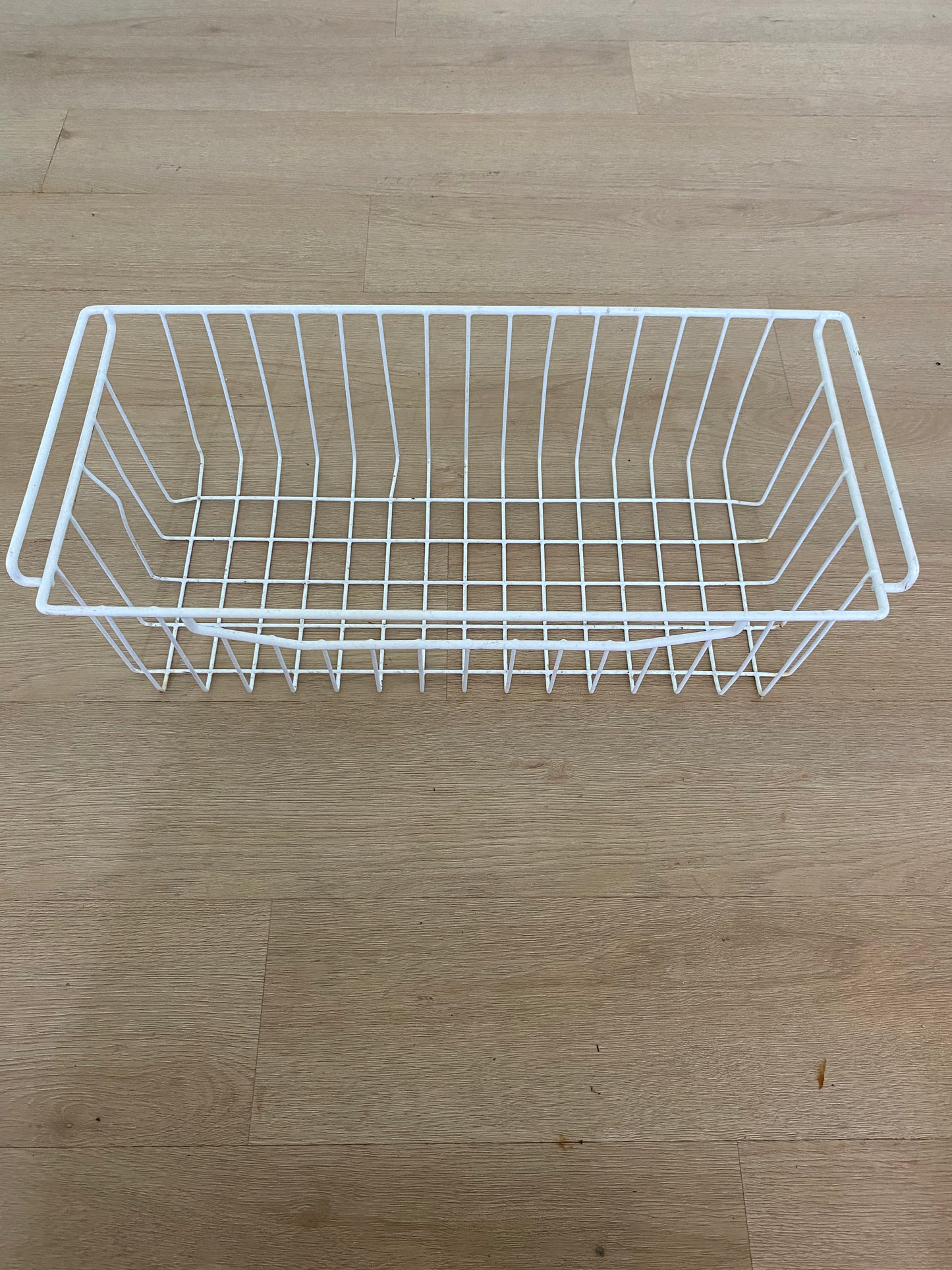 877933 Fisher & Paykel fridge FREEZER LOWER BOTTOM WIRE BASKET plasticised fits E522B 790mm cabinets