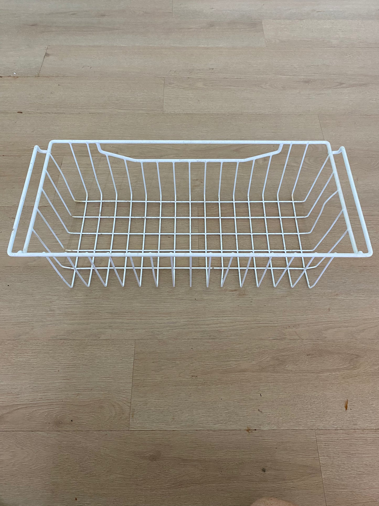877933 Fisher & Paykel fridge FREEZER LOWER BOTTOM WIRE BASKET plasticised fits E522B 790mm cabinets
