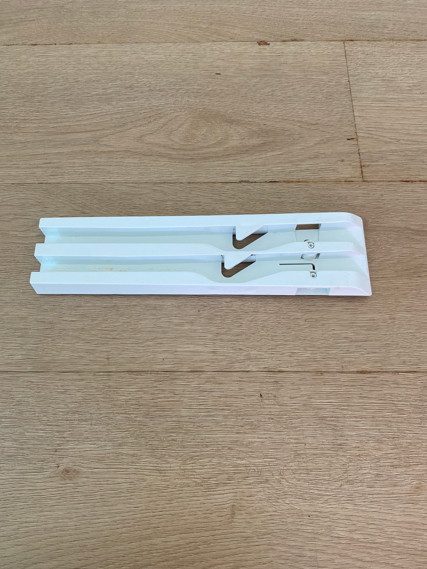 1443818 Electrolux Kelvinator Simpson Westinghouse fridge freezer RH RHS right hand side double runner assembly assy