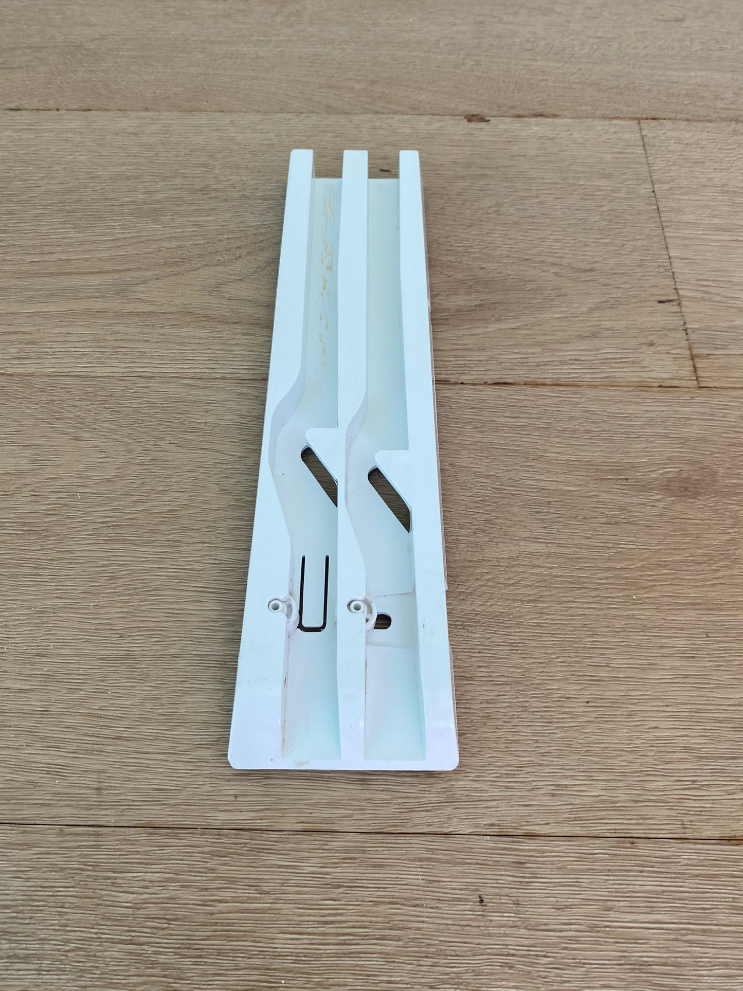 1443818 Electrolux Kelvinator Simpson Westinghouse fridge freezer RH RHS right hand side double runner assembly assy