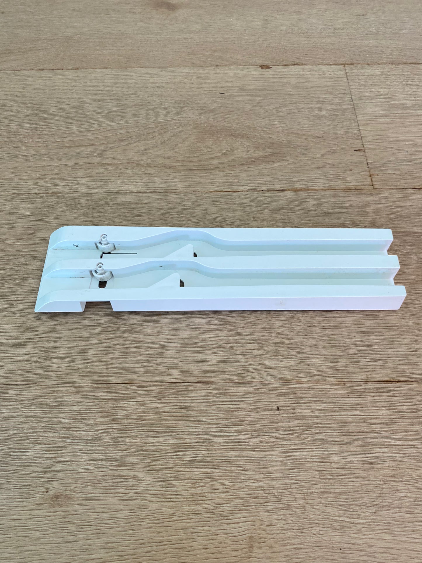 1443818 Electrolux Kelvinator Simpson Westinghouse fridge freezer RH RHS right hand side double runner assembly assy