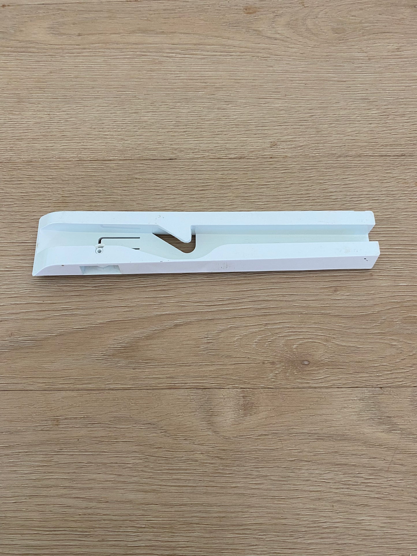 1443825 Electrolux Kelvinator Simpson Westinghouse fridge freezer LH LHS left hand side single runner assembly assy