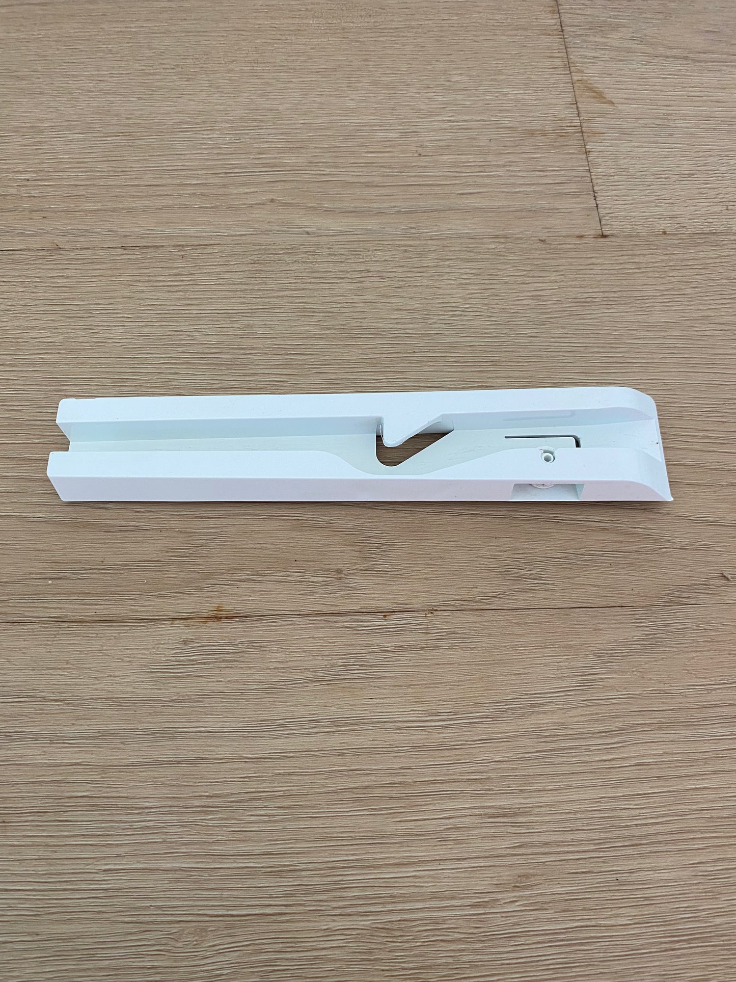 1443824 Electrolux Kelvinator Simpson Westinghouse fridge freezer RH RHS right hand side single runner assembly assy