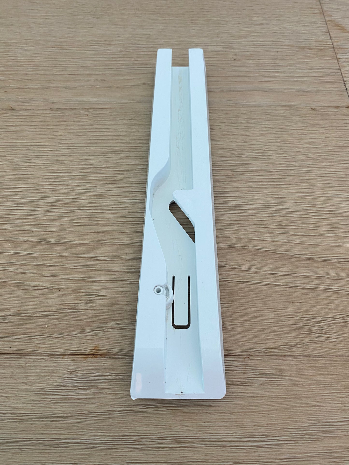 1443824 Electrolux Kelvinator Simpson Westinghouse fridge freezer RH RHS right hand side single runner assembly assy