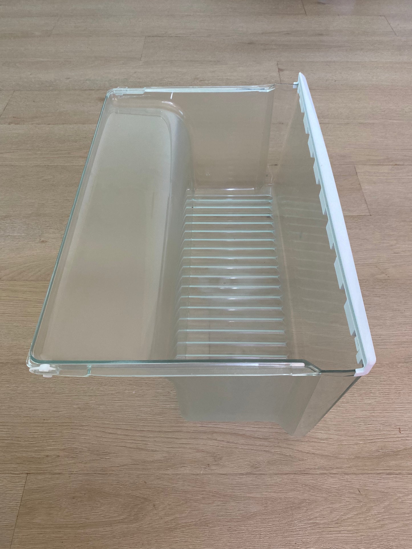 1441851 Westinghouse top mount fridge crisper