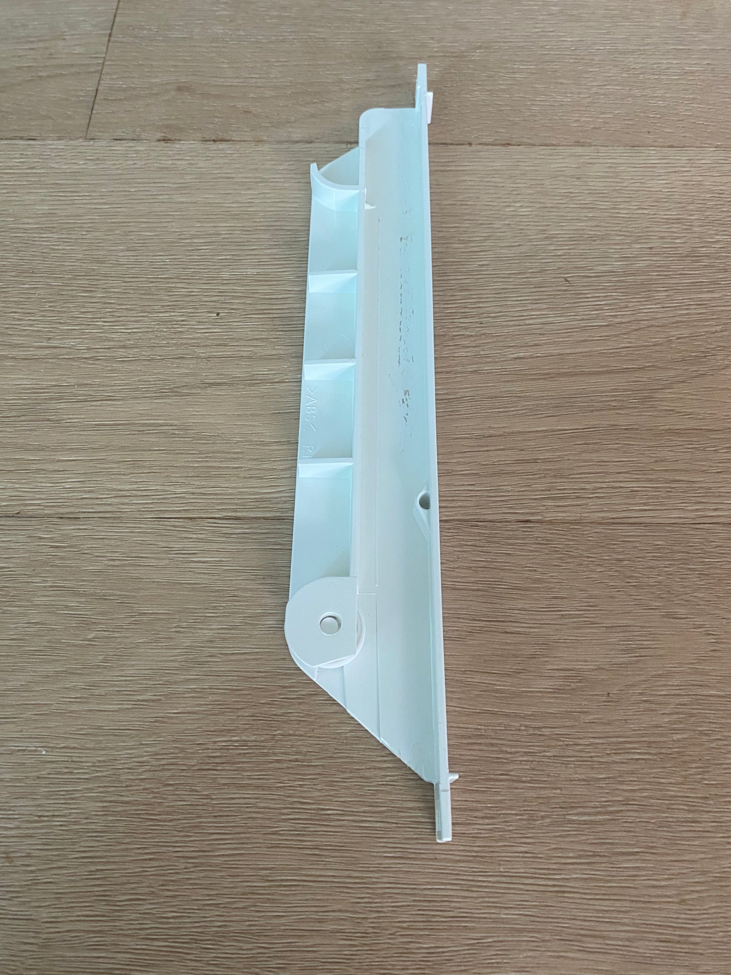 1441892 1453077 Electrolux Kelvinator Simpson Westinghouse fridge shallow deli runner RHS RH right hand side