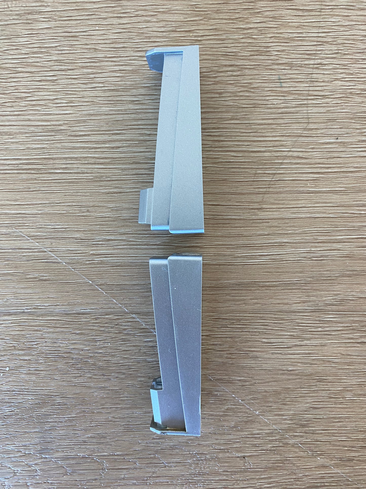 1457893 1458383 4055725446 Westinghouse fridge freezer door handle pedestal bracket mount attachment WHE5100 WHE5160