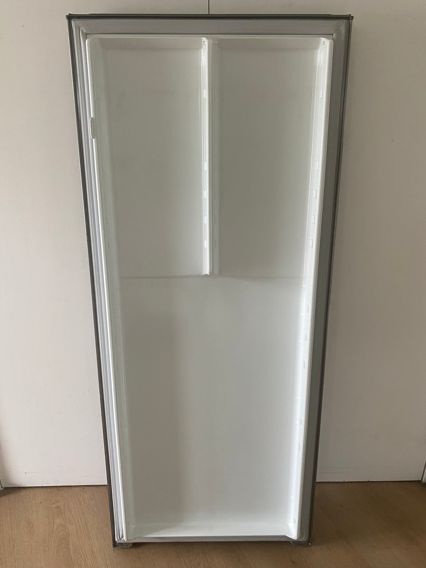 1452182 Westinghouse stainless steel upright fridge door RHS right hand side hinge FITS WRM4300S