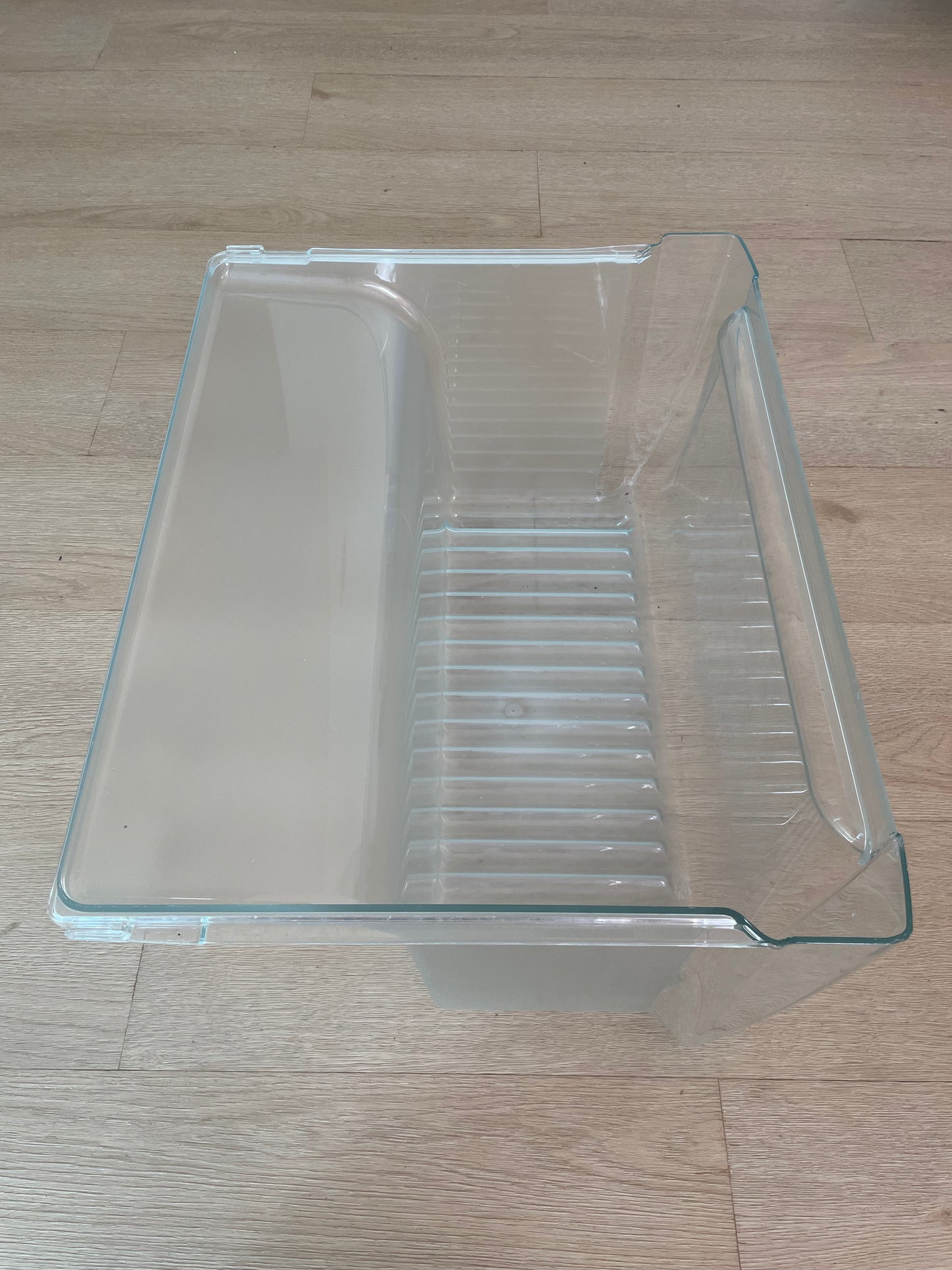 1447070 Kelvinator Simpson Westinghouse moulded crisper vegetable drawer