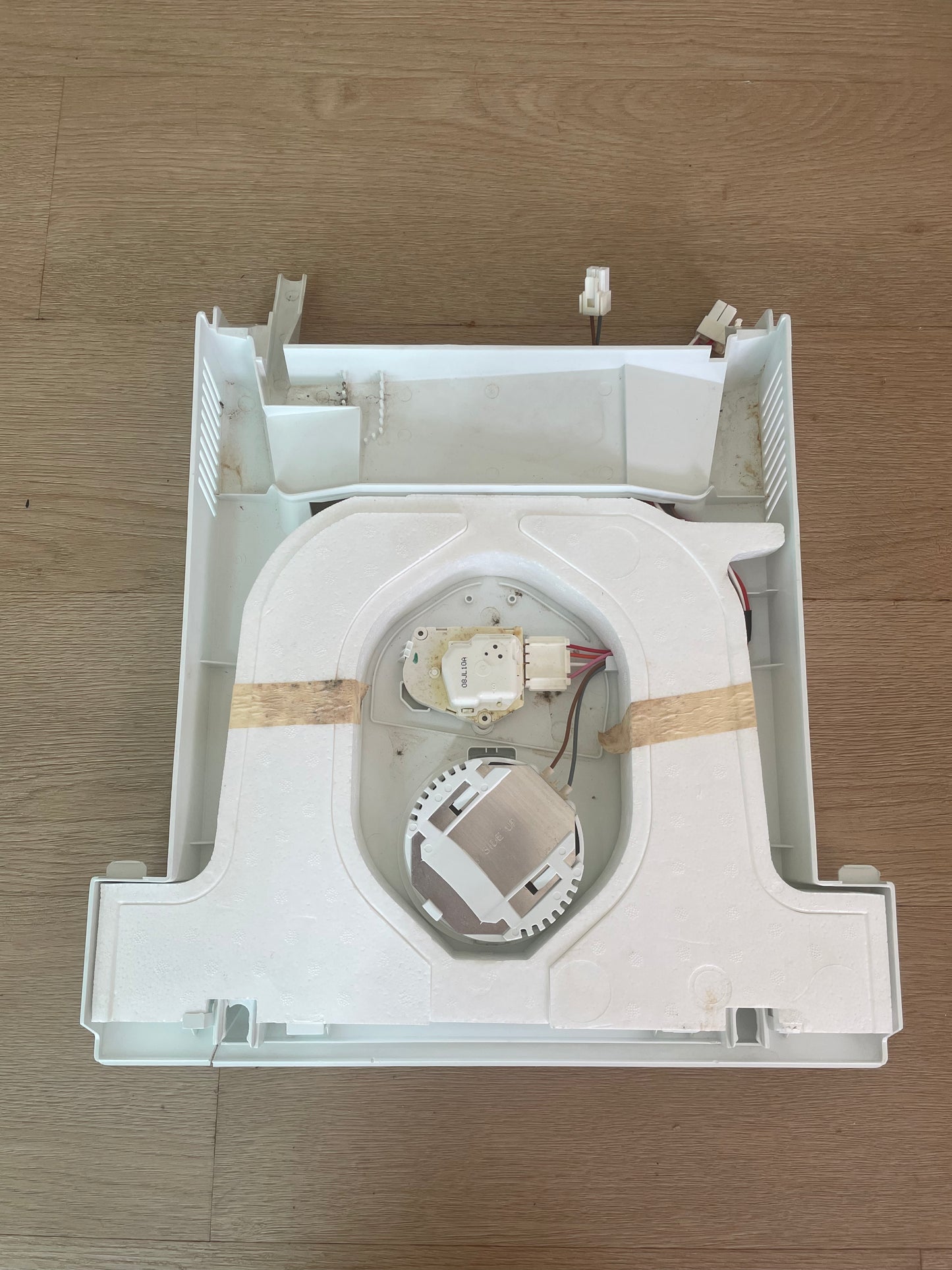 1444866 Electrolux Kelvinator Simpson Westinghouse fridge control housing top assembly