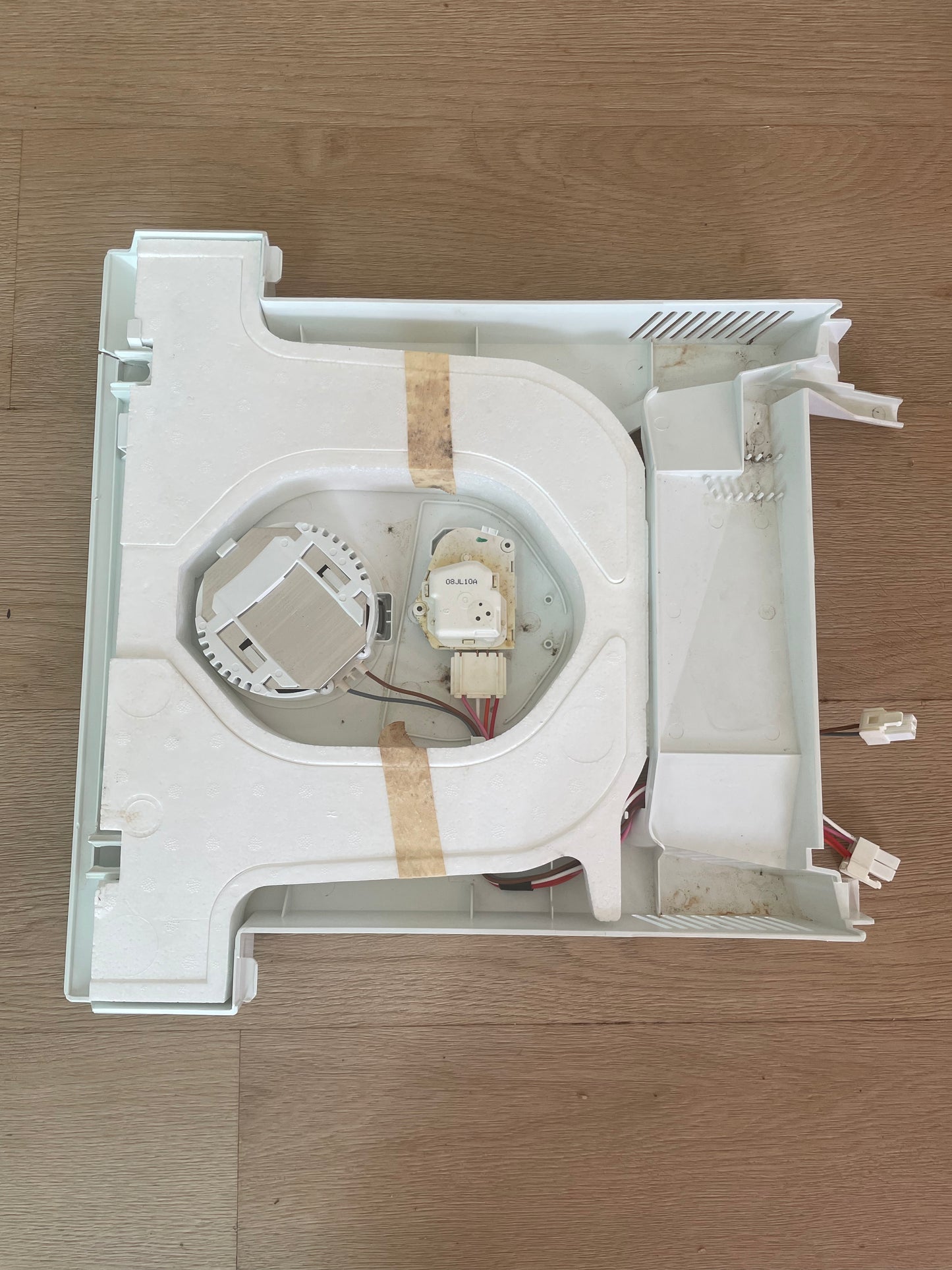 1444866 Electrolux Kelvinator Simpson Westinghouse fridge control housing top assembly
