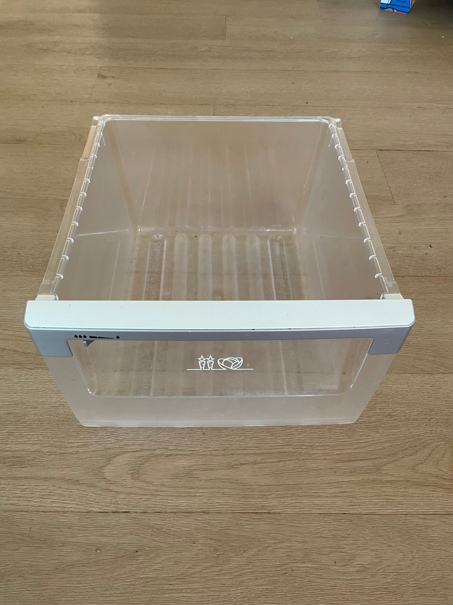 1451415 1451518 Electrolux fridge freezer crisper bin vegetable drawer storage container