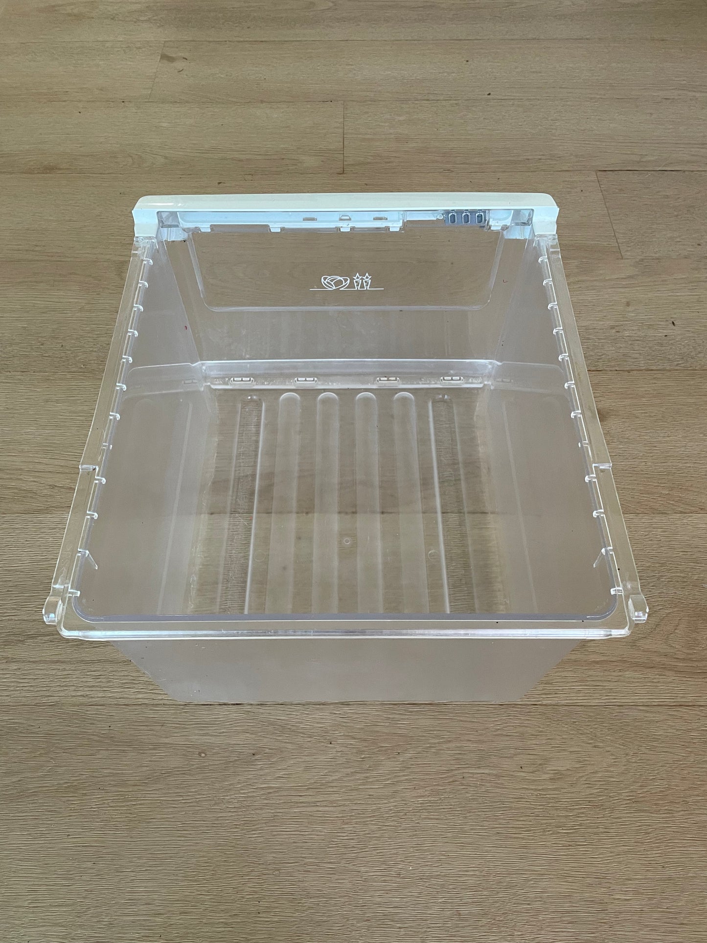 1451415 1451518 Electrolux fridge freezer crisper bin vegetable drawer storage container