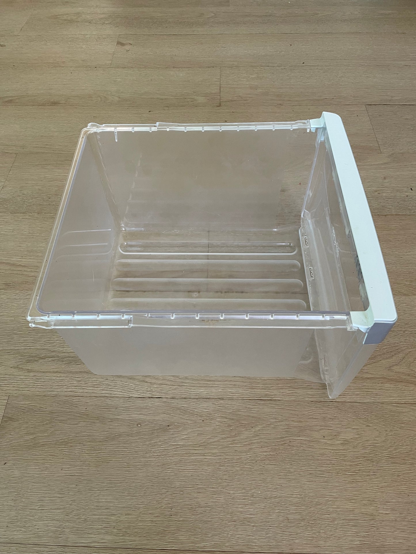 1451415 1451518 Electrolux fridge freezer crisper bin vegetable drawer storage container