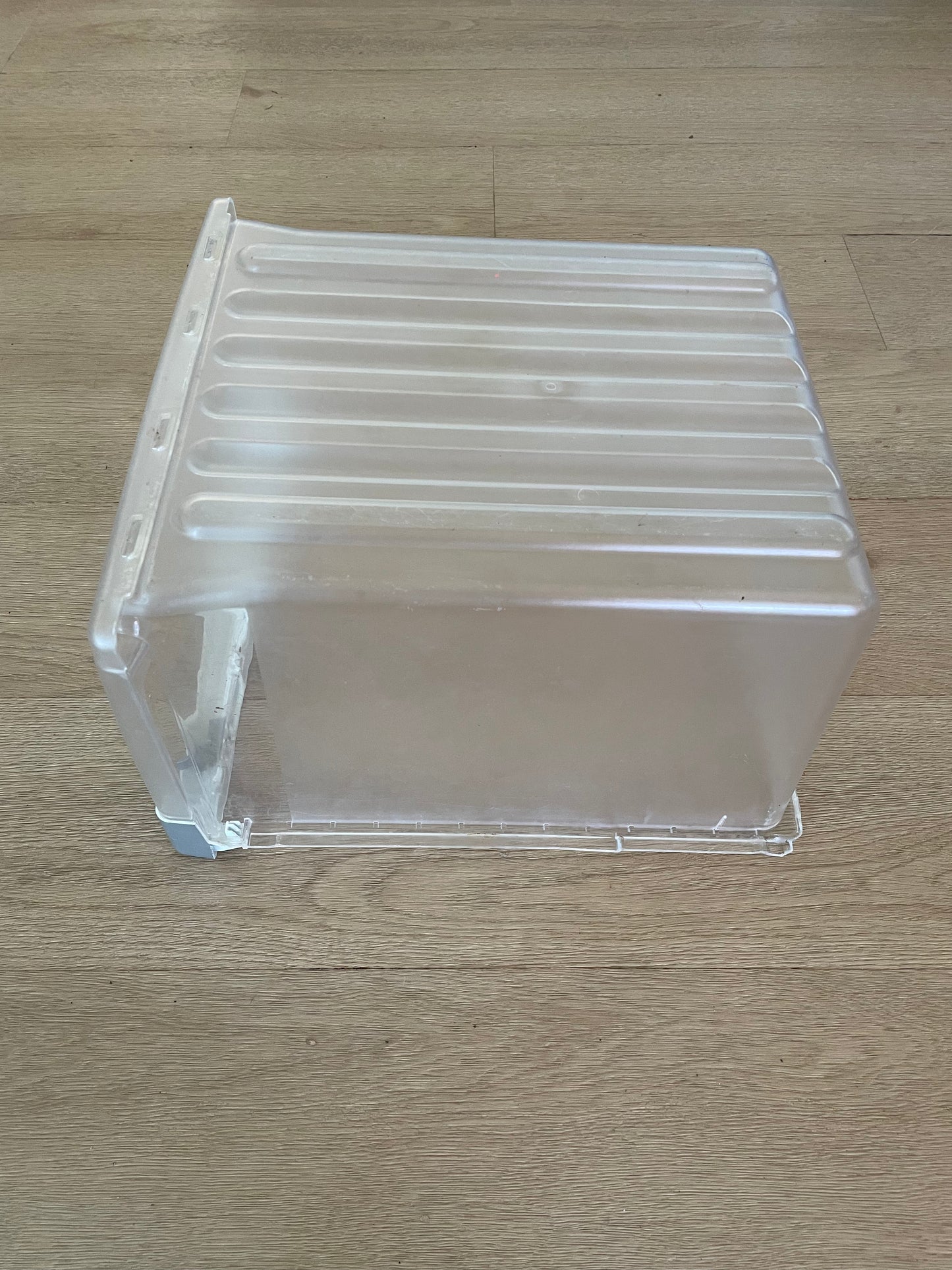 1451415 1451518 Electrolux fridge freezer crisper bin vegetable drawer storage container