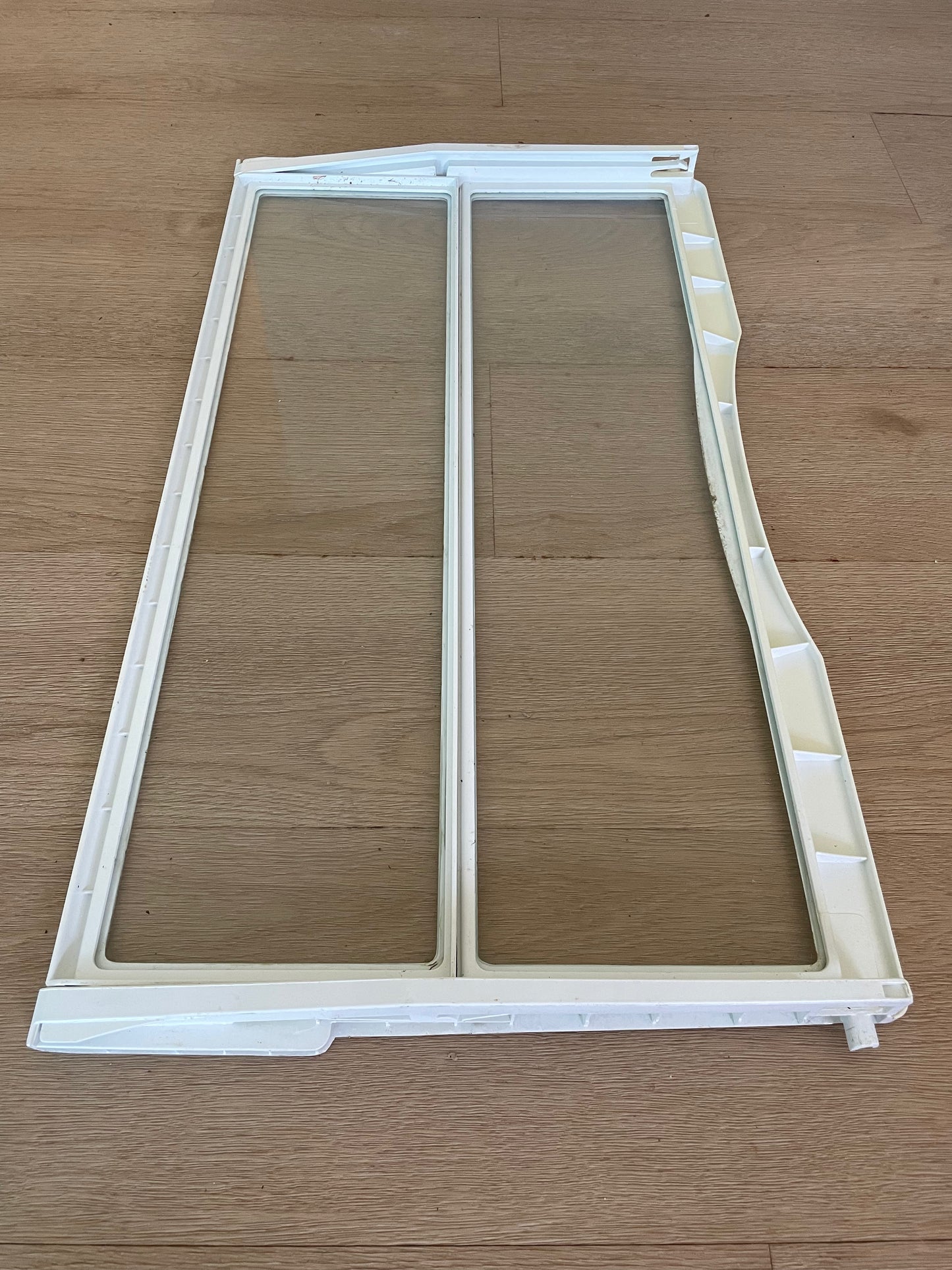 1444632 Electrolux fridge split glass shelf