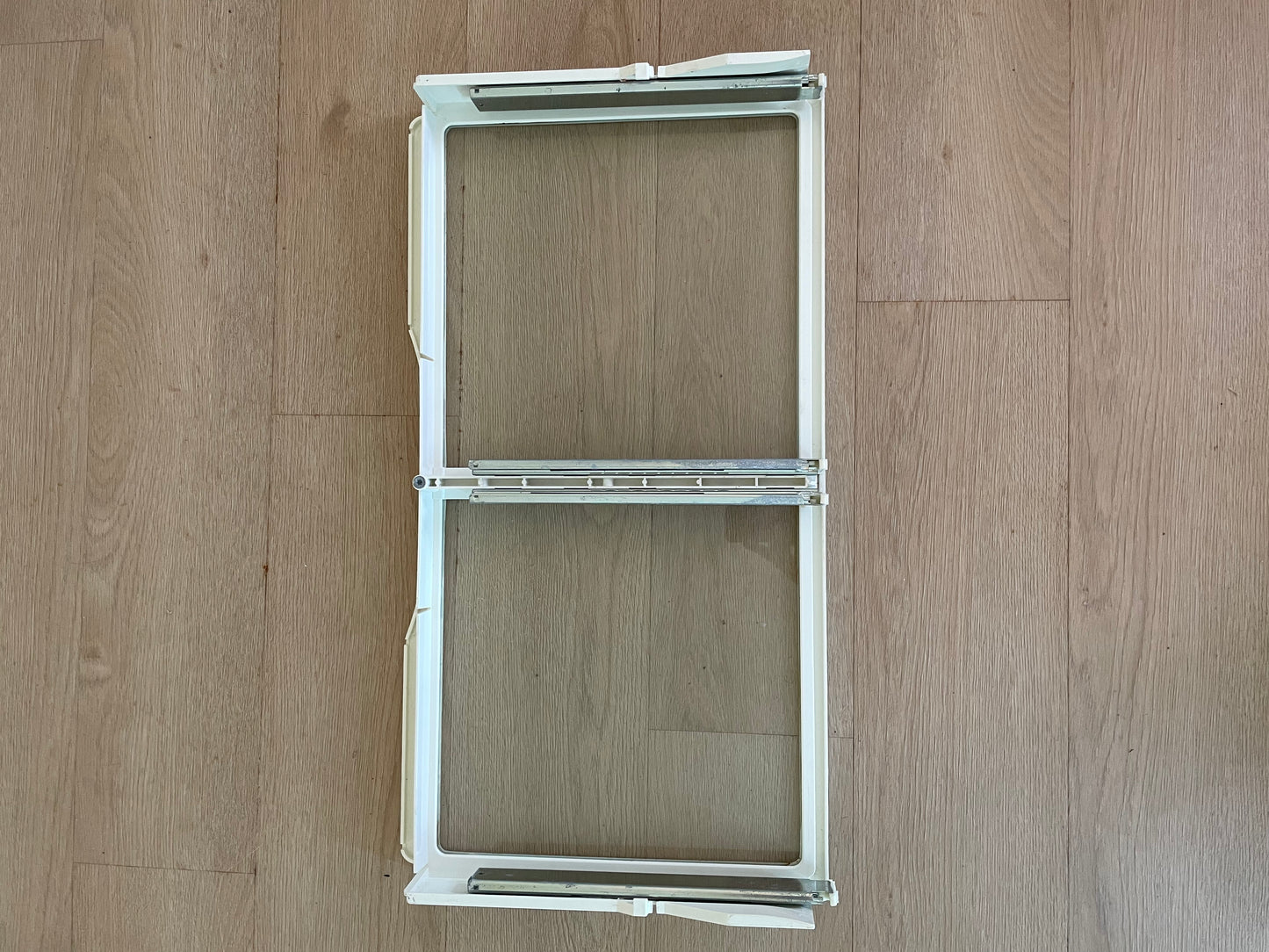 1451242 Electrolux Westinghouse fridge crisper cover with rails