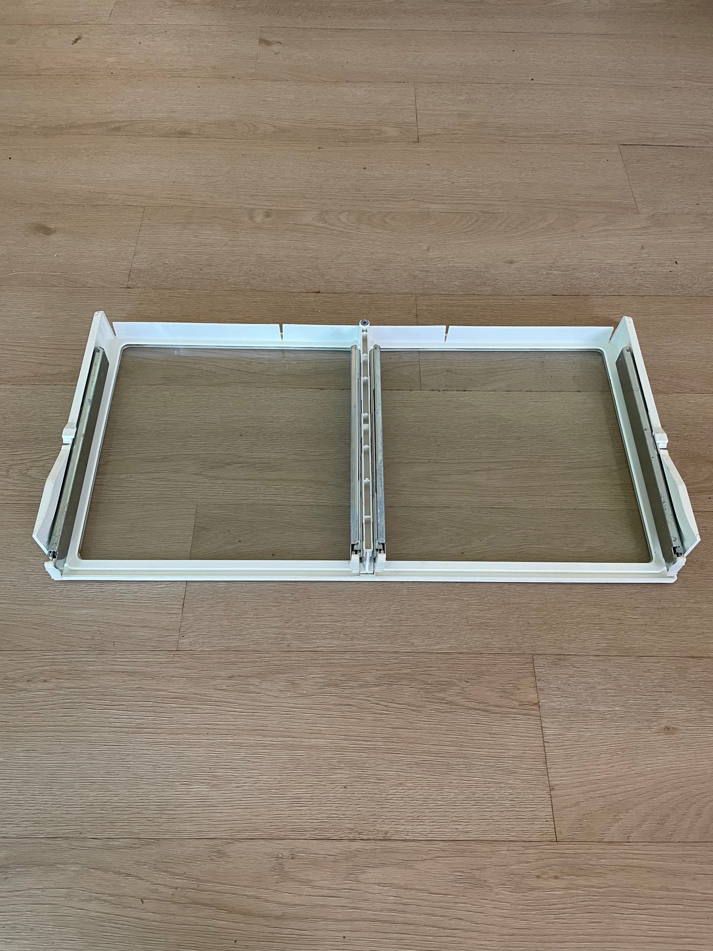 1451242 Electrolux Westinghouse fridge crisper cover with rails