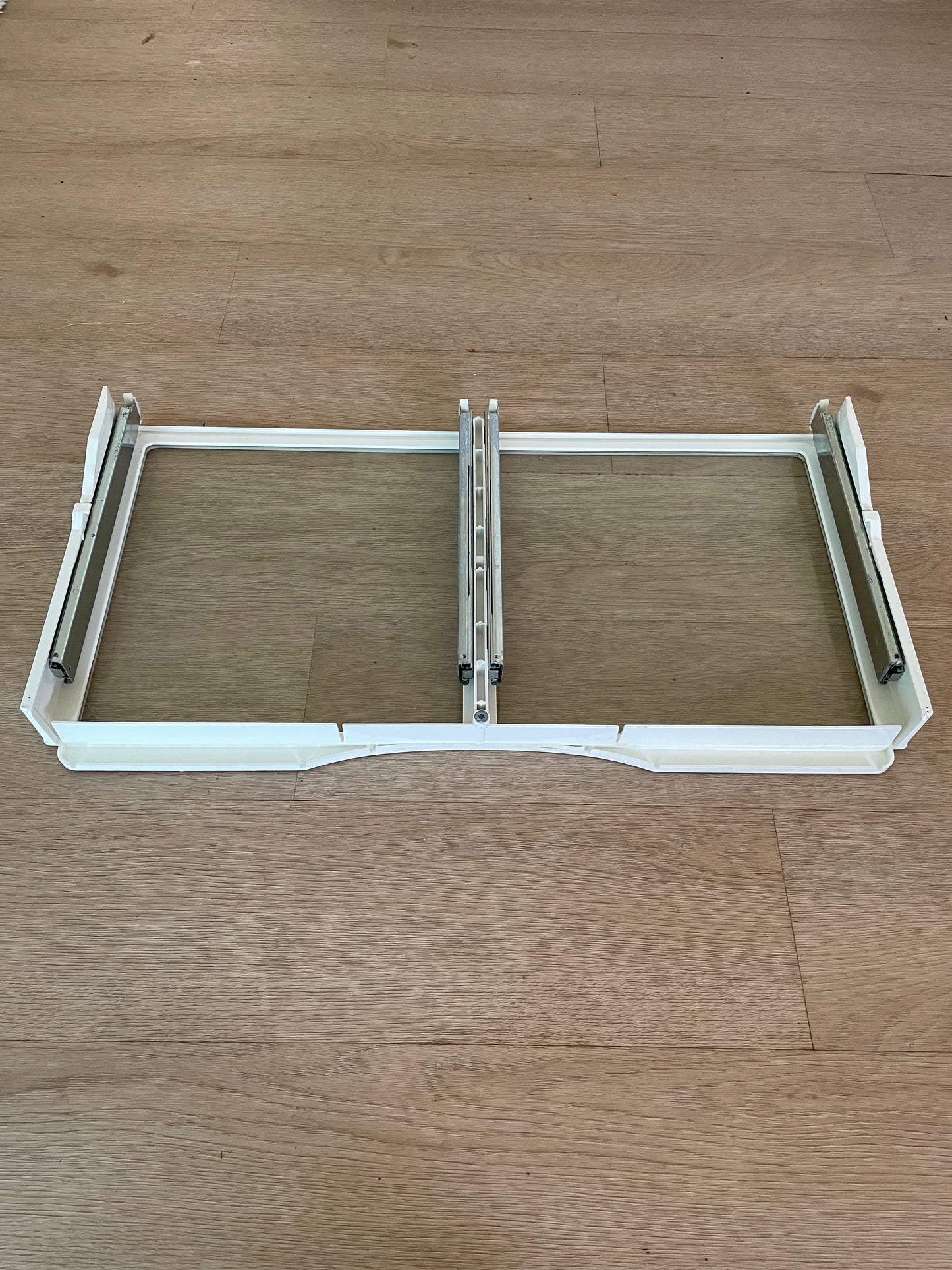 1451242 Electrolux Westinghouse fridge crisper cover with rails