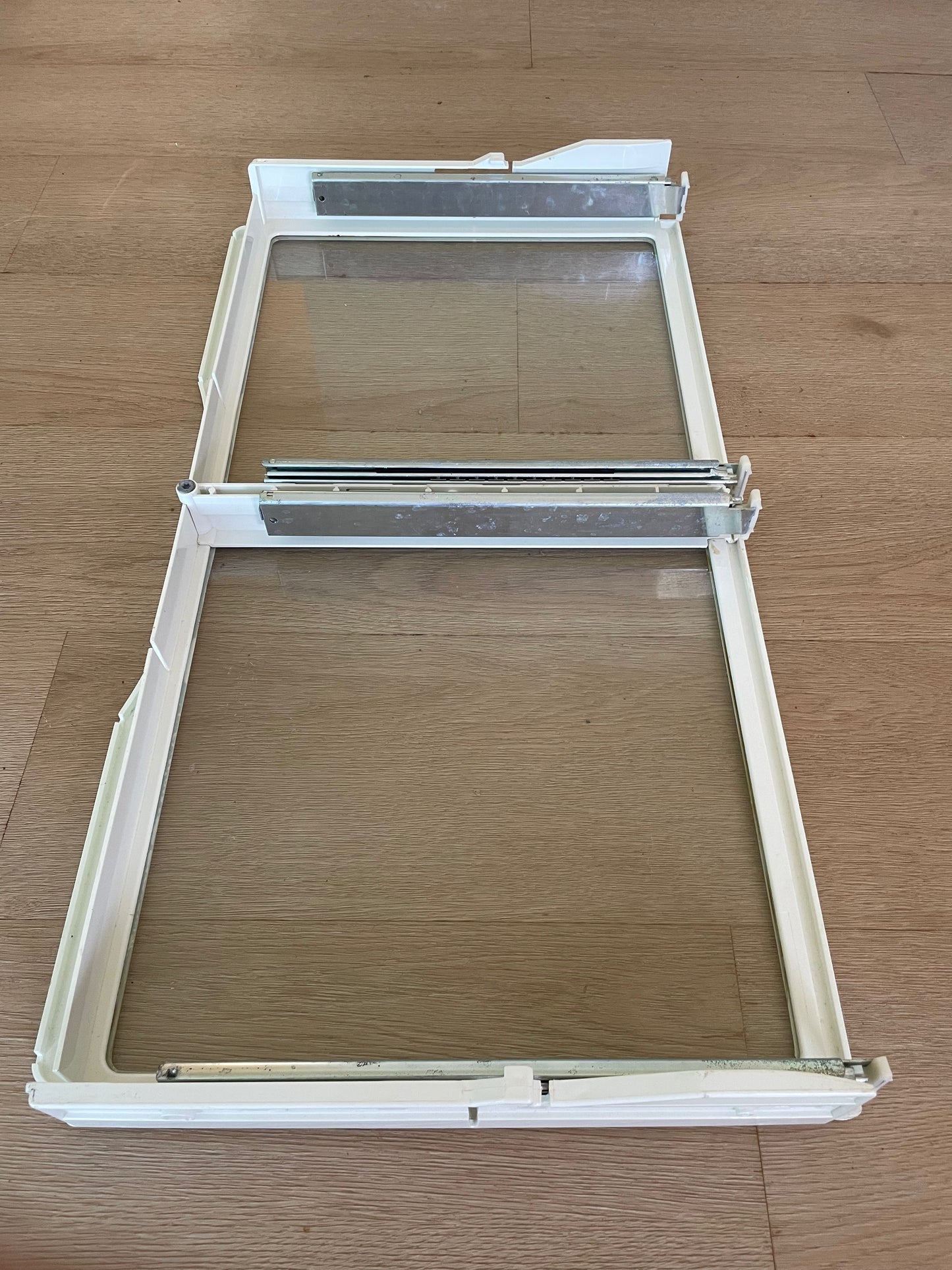 1451242 Electrolux Westinghouse fridge crisper cover with rails