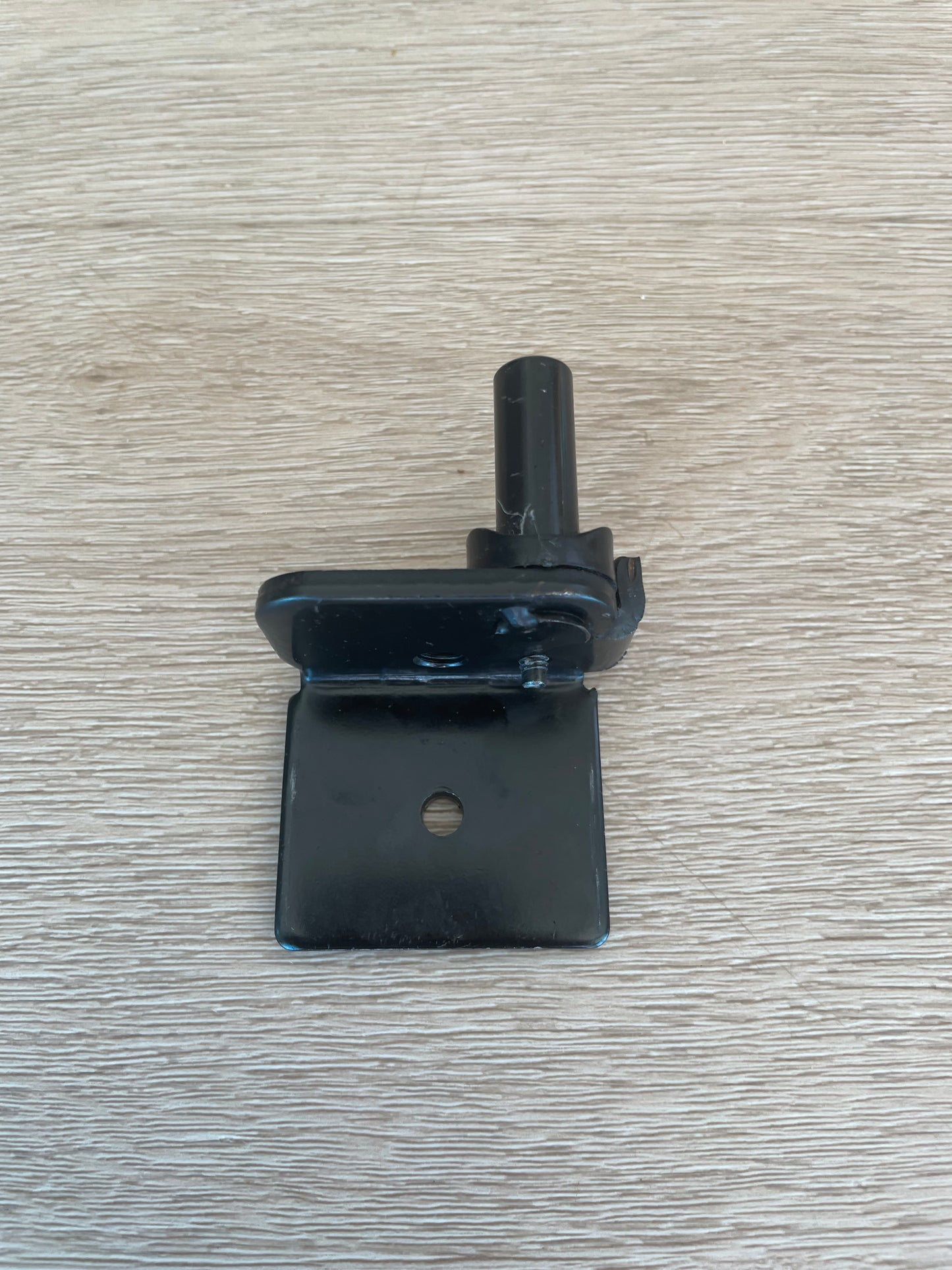 DA97-04354C Samsung side by side fridge lower bottom right RHS door hinge