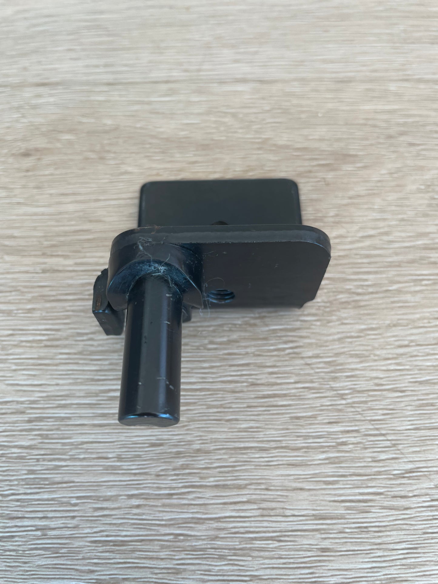 DA97-04354C Samsung side by side fridge lower bottom right RHS door hinge