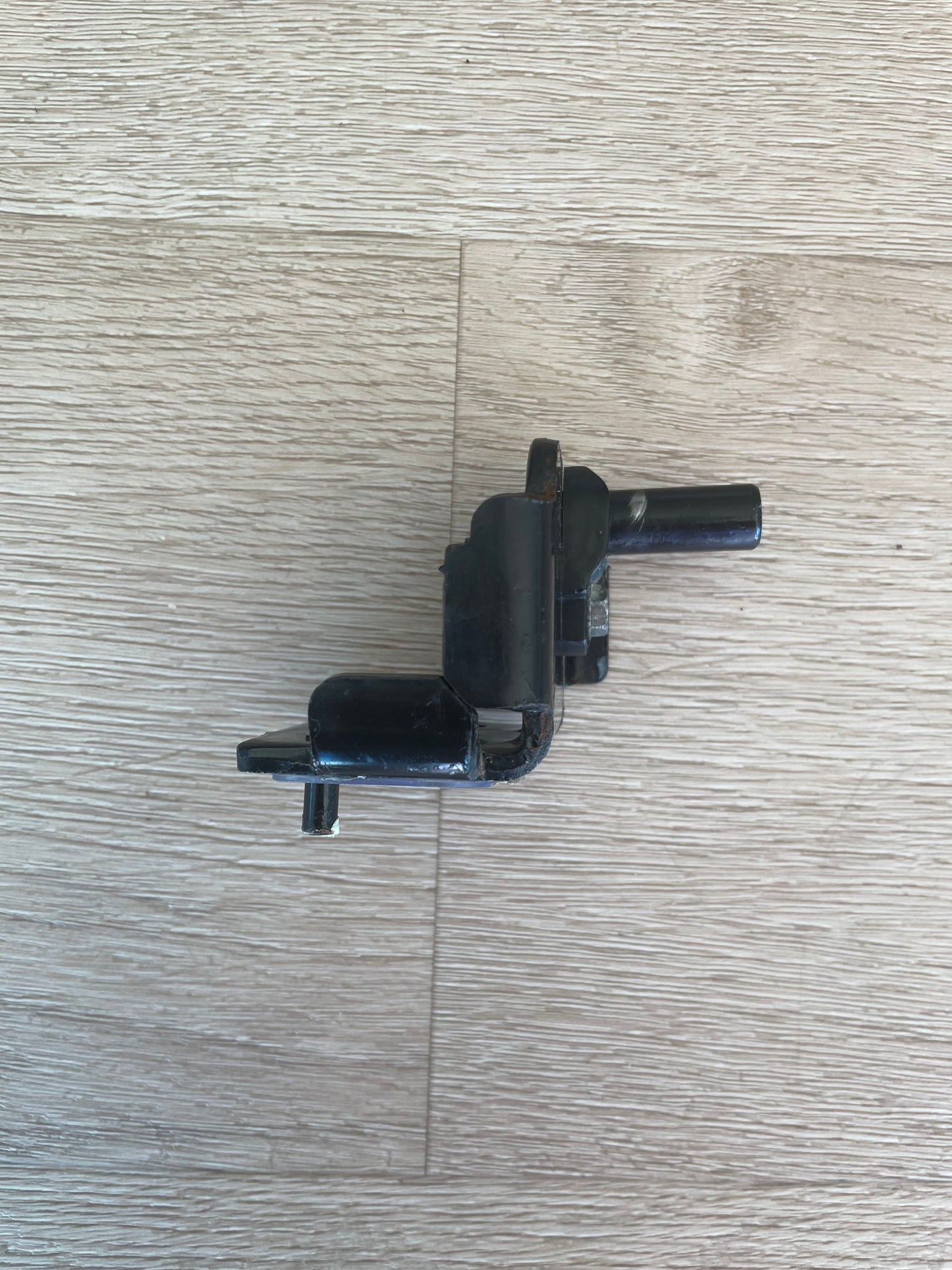 DA61-02891A Samsung side by side fridge lower bottom left hand LHS freezer door hinge