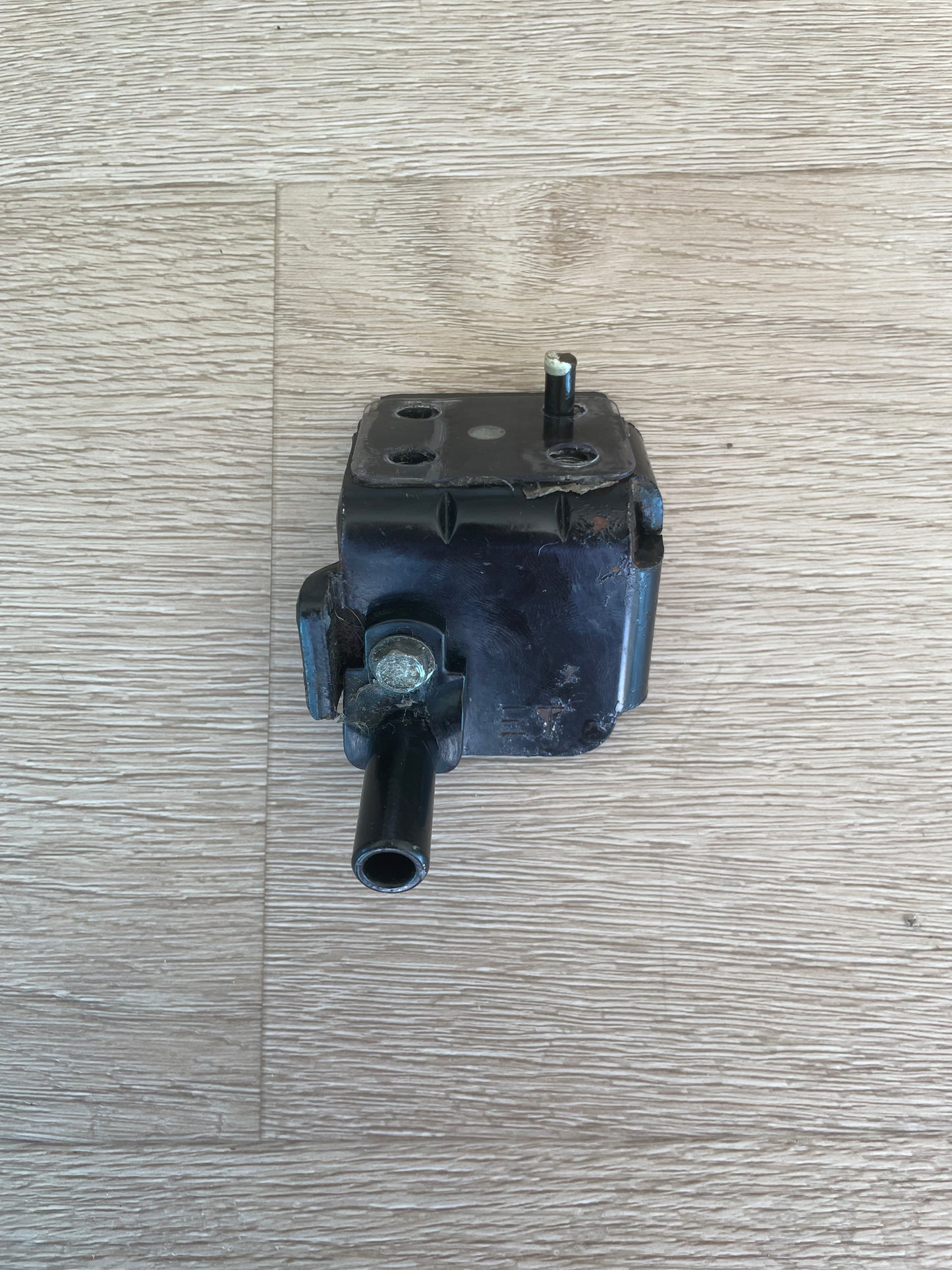 DA61-02891A Samsung side by side fridge lower bottom left hand LHS freezer door hinge