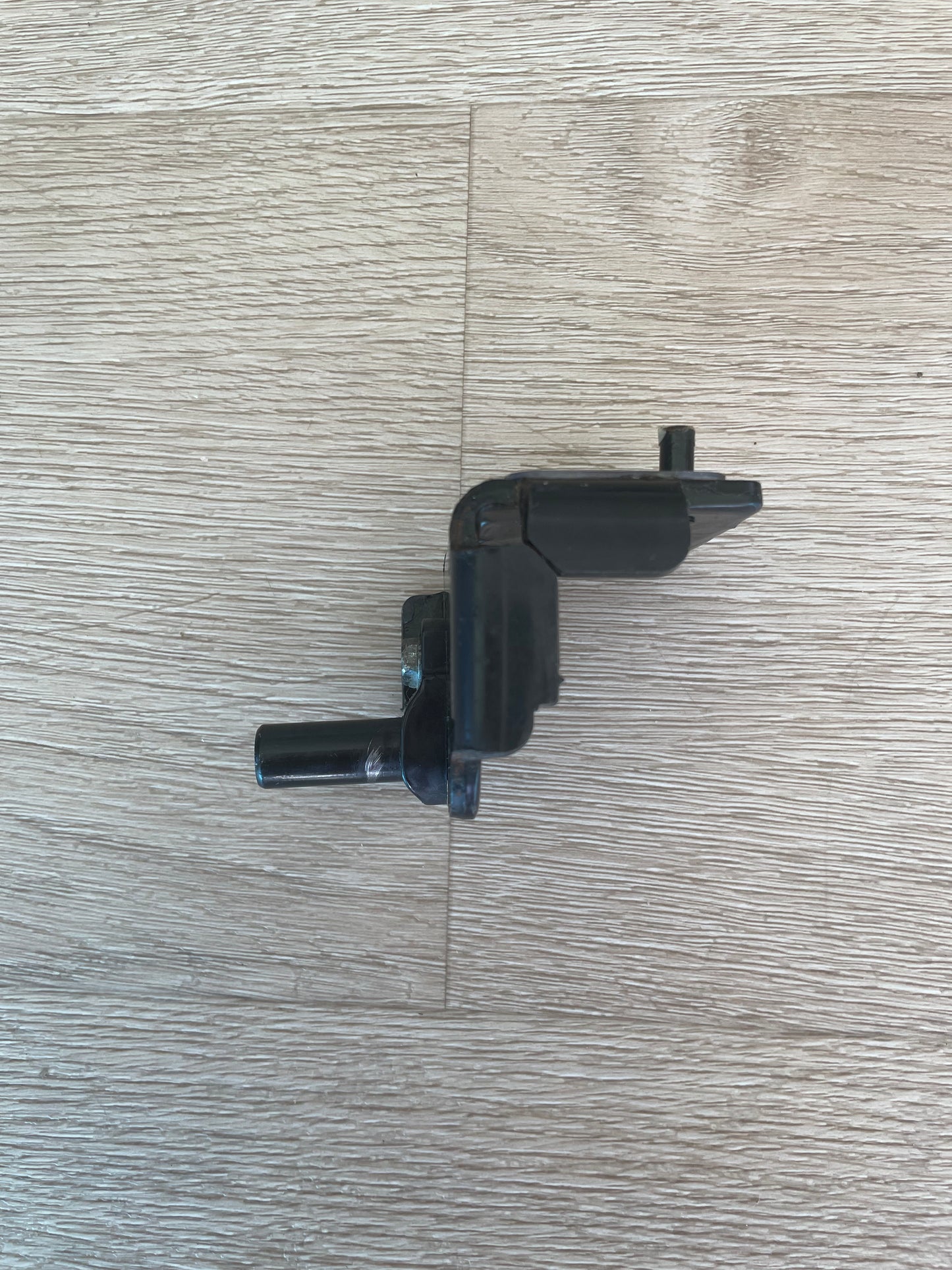 DA61-02891A Samsung side by side fridge lower bottom left hand LHS freezer door hinge