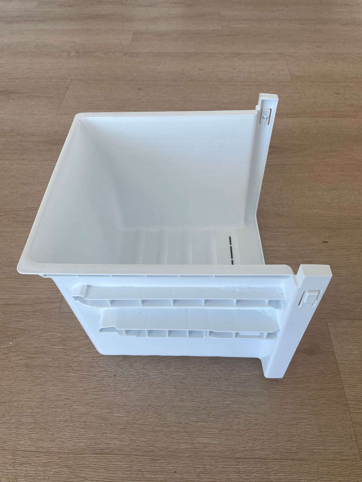 890129739 Westinghouse side by side fridge lower bottom freezer drawer bin basket storage container rear case