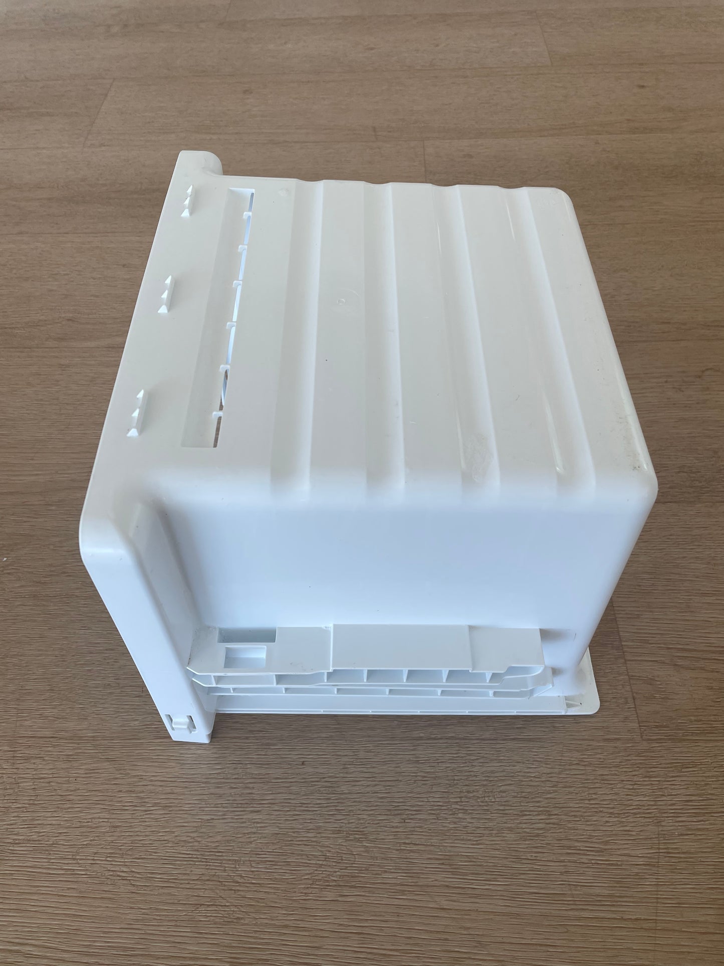 890129739 Westinghouse side by side fridge lower bottom freezer drawer bin basket storage container rear case