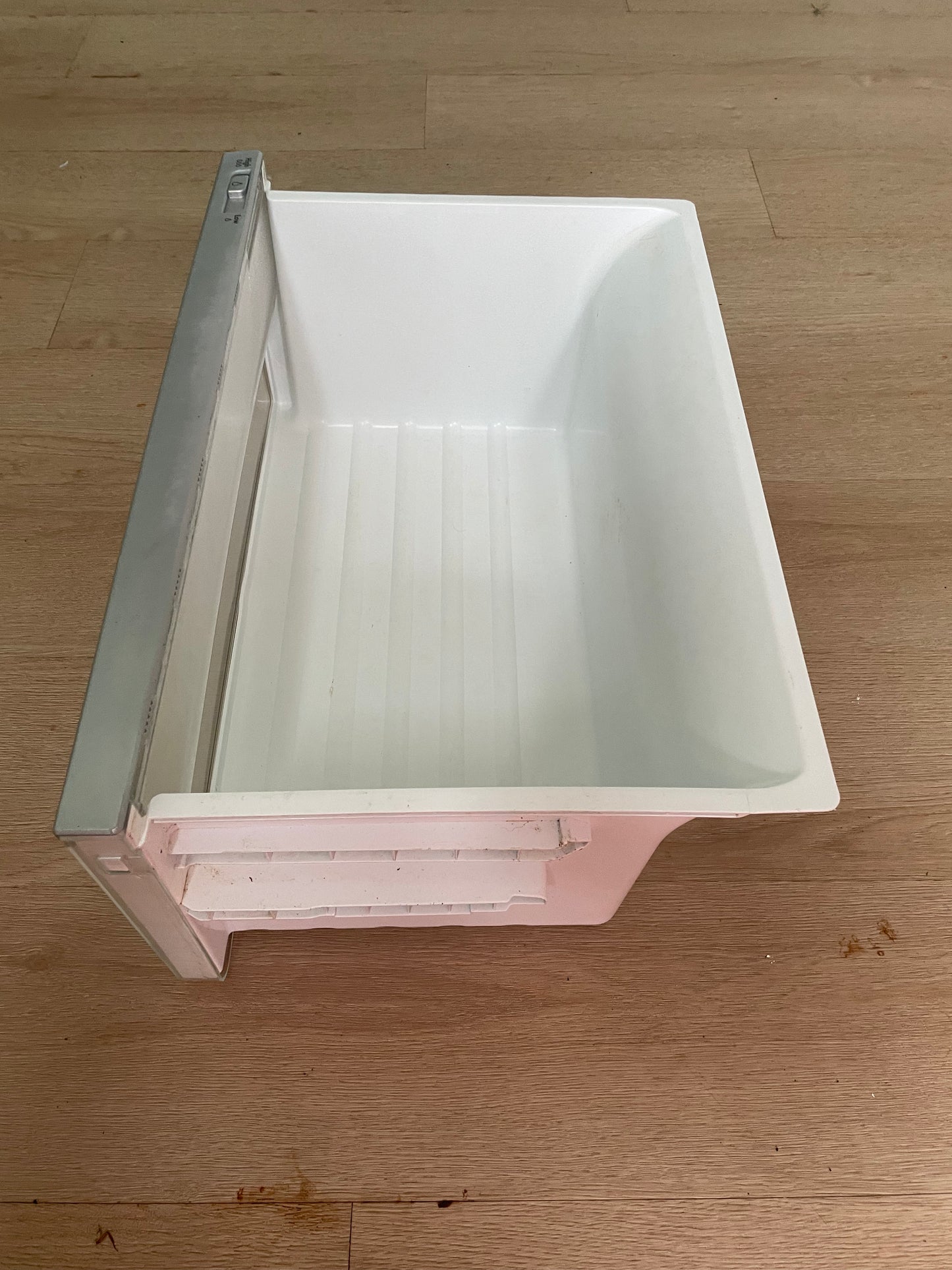 890129965 4055879375 Westinghouse side by side fridge lower crisper bottom vegetable drawer