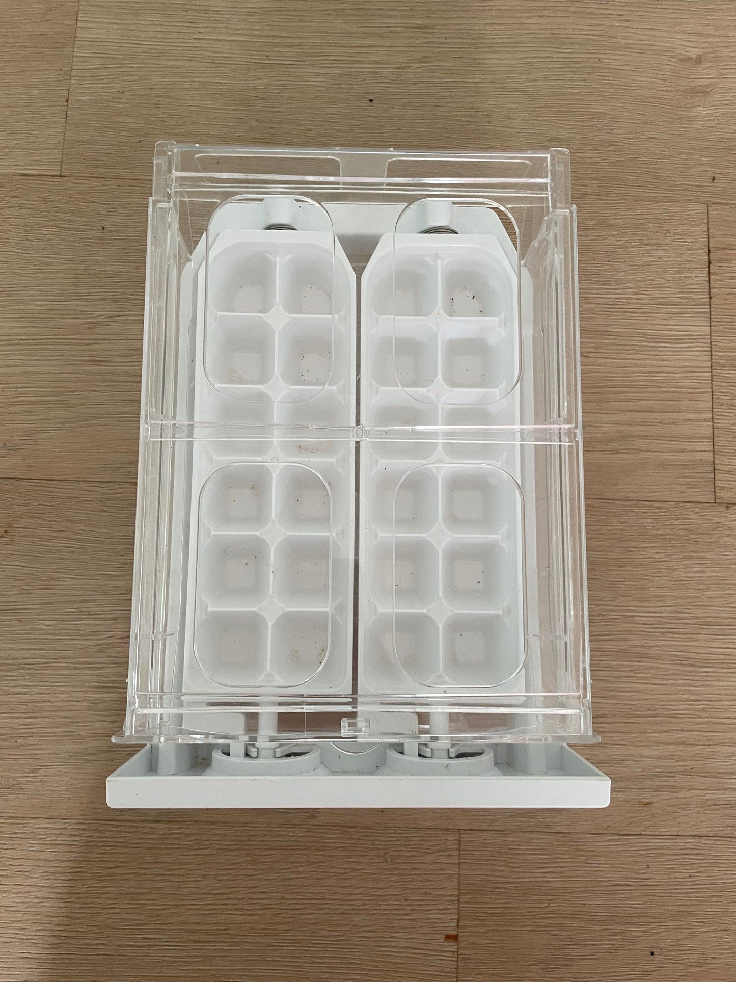 890128996 4055893194 Westinghouse side by side fridge freezer Tray Ice Twist Assembly maker