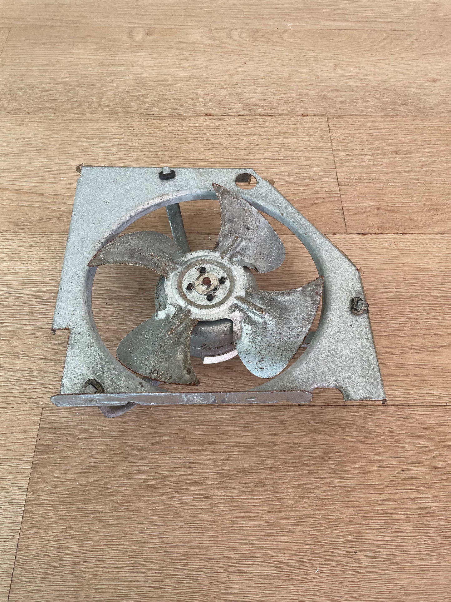 240400005 Electrolux Kelvinator Simpson Westinghouse side by side fridge freezer condenser fan shroud blade assy