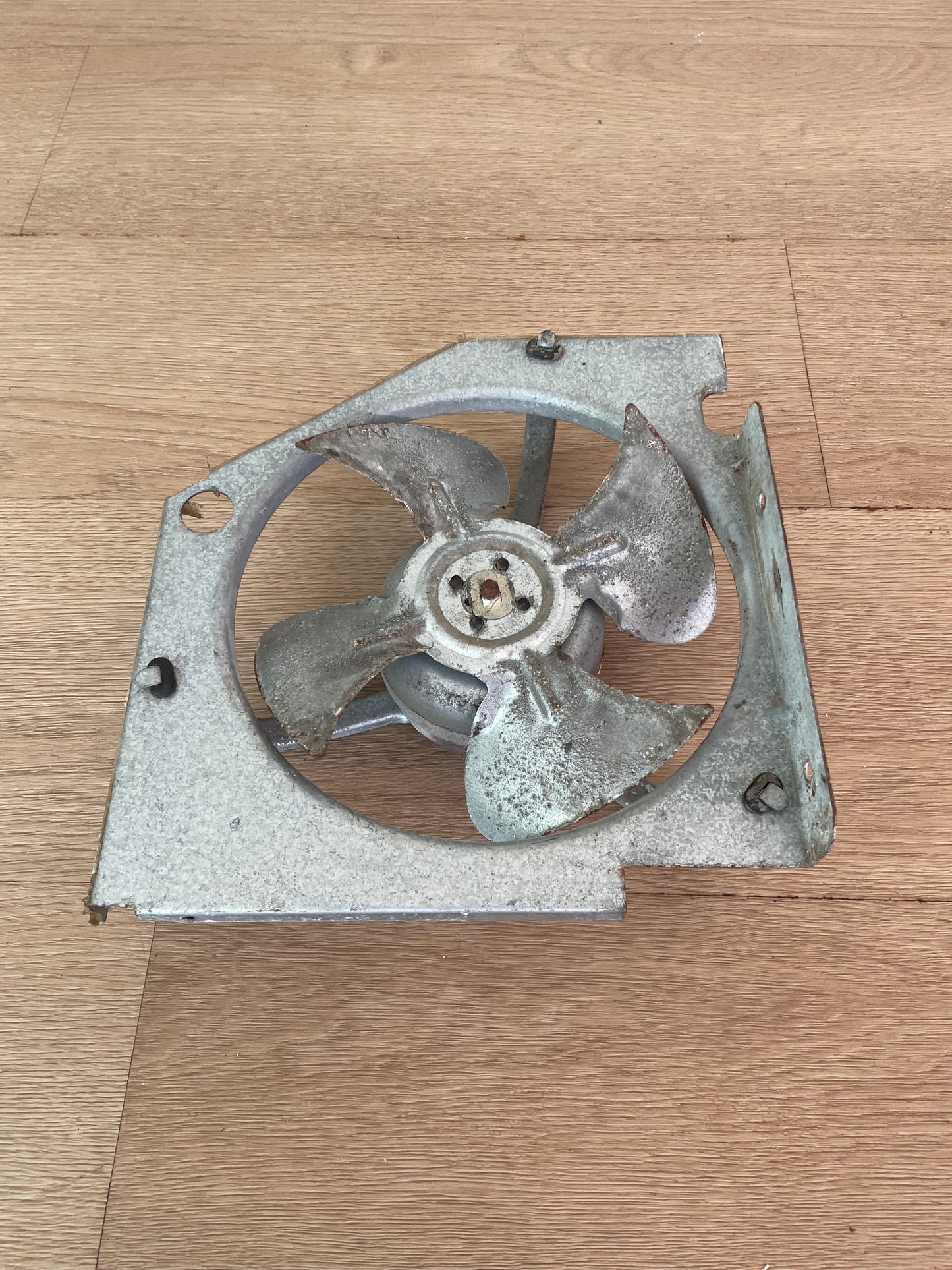 240400005 Electrolux Kelvinator Simpson Westinghouse side by side fridge freezer condenser fan shroud blade assy