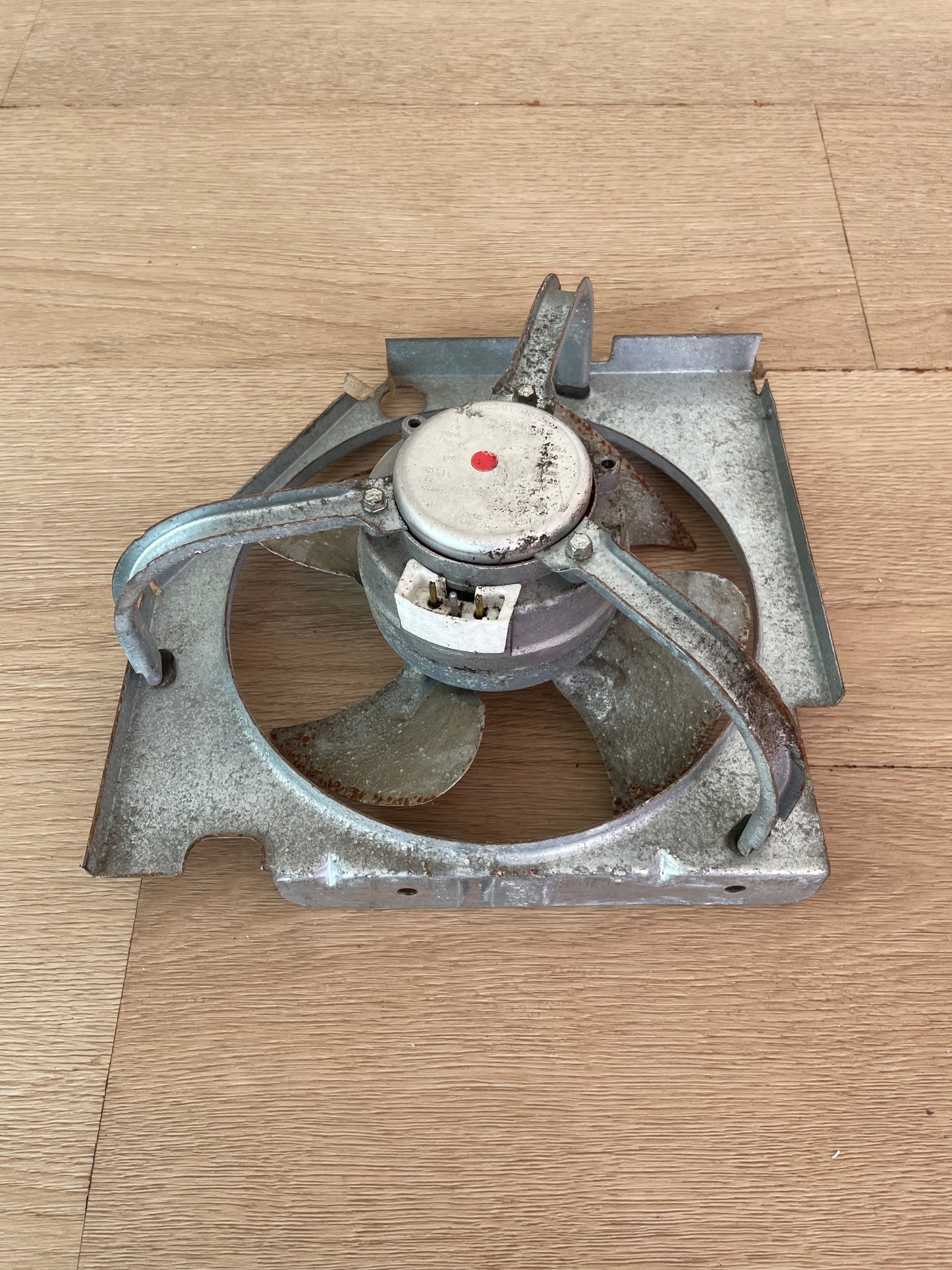 240400005 Electrolux Kelvinator Simpson Westinghouse side by side fridge freezer condenser fan shroud blade assy