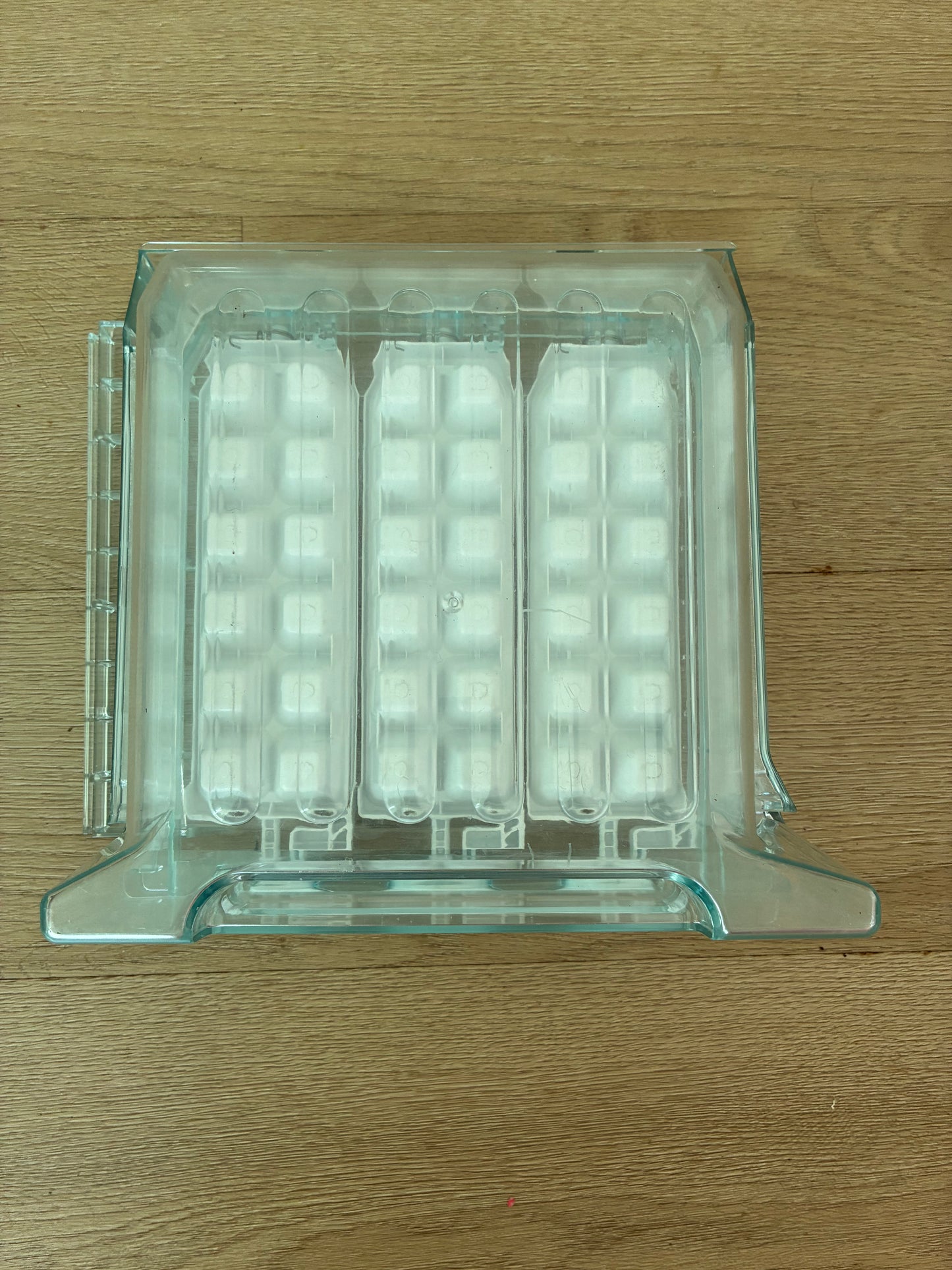 1451657 1455572 Electrolux fridge freezer triple ice maker assembly assy