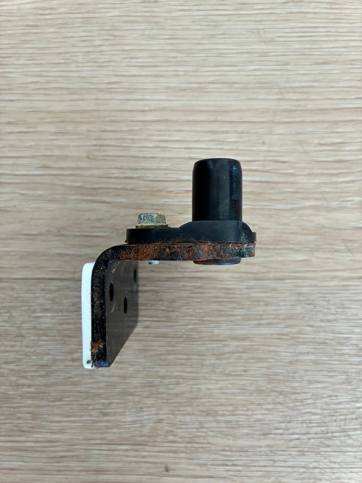 4775JQ2057C LG side by side fridge freezer LEFT hand side LHS bottom lower hinge assembly