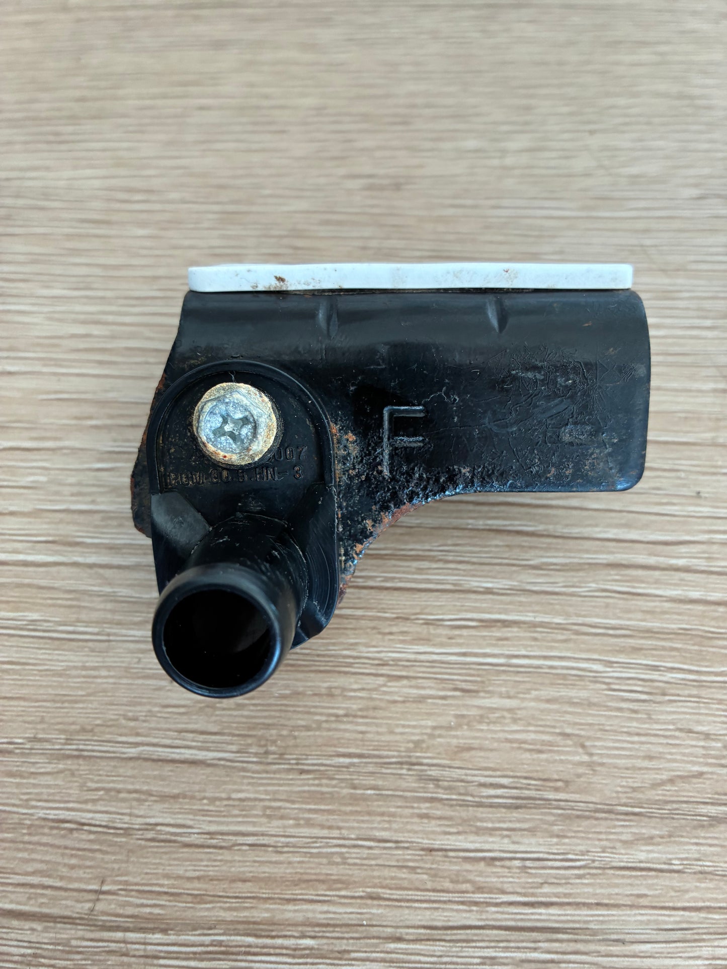 4775JQ2057C LG side by side fridge freezer LEFT hand side LHS bottom lower hinge assembly