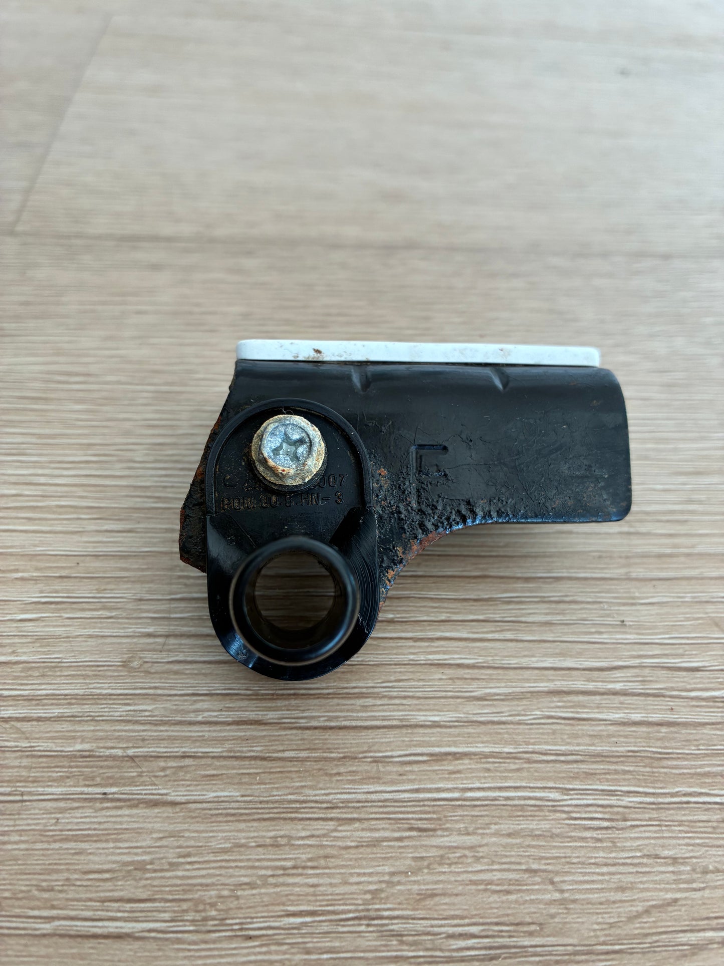 4775JQ2057C LG side by side fridge freezer LEFT hand side LHS bottom lower hinge assembly