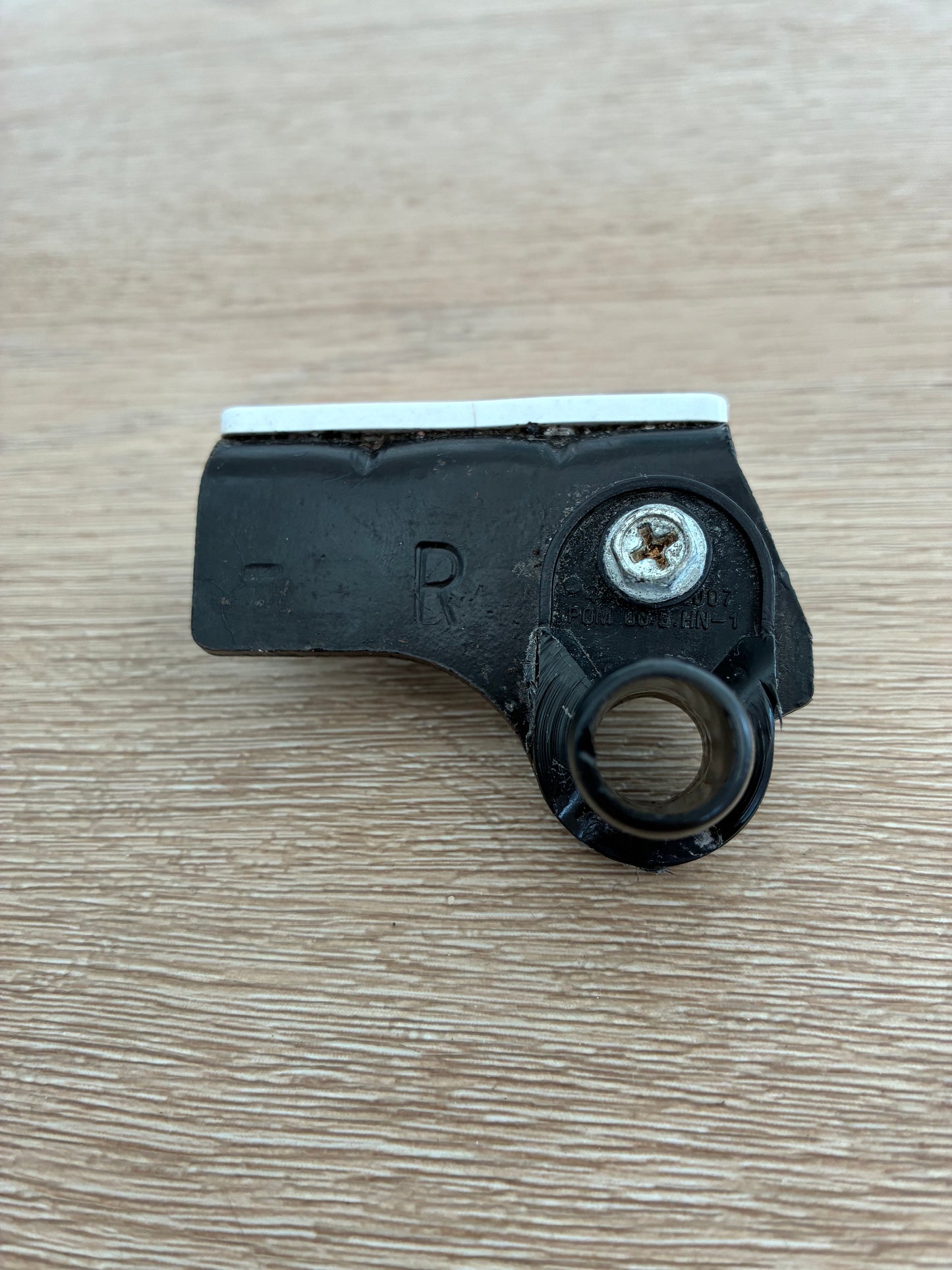 4775JQ2057D LG side by side fridge freezer RIGHT hand side RHS bottom lower hinge assembly