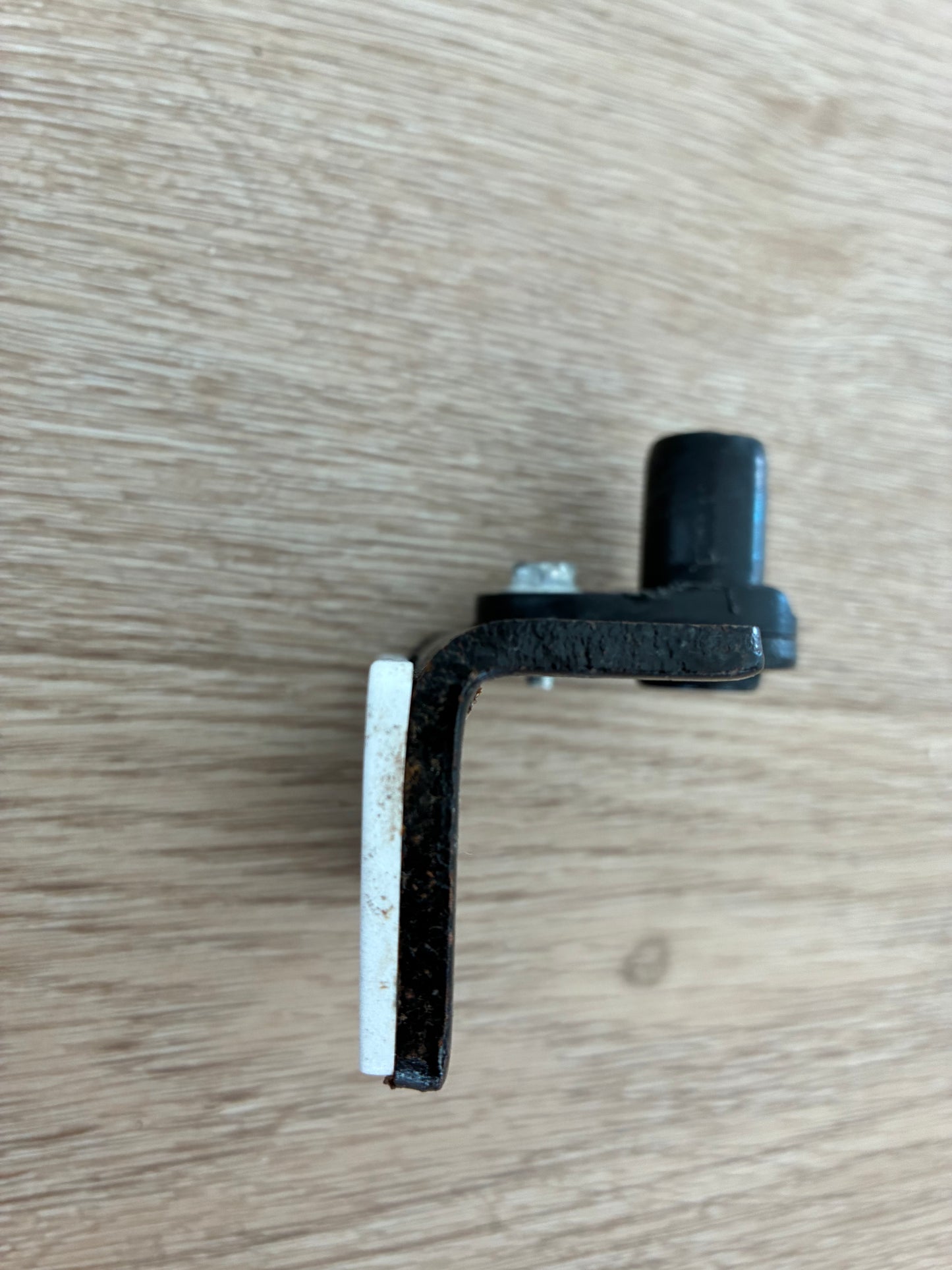 4775JQ2057D LG side by side fridge freezer RIGHT hand side RHS bottom lower hinge assembly