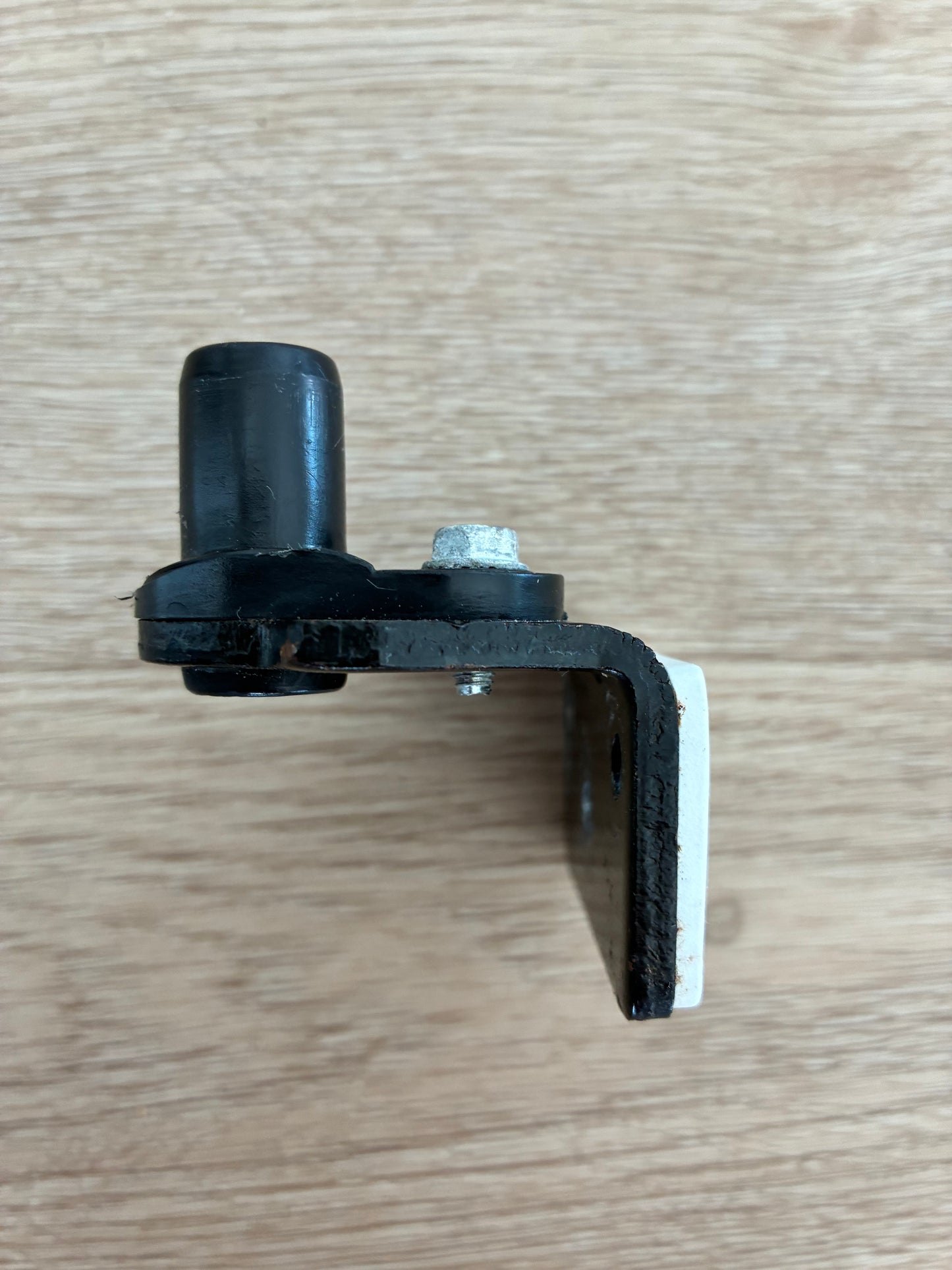 4775JQ2057D LG side by side fridge freezer RIGHT hand side RHS bottom lower hinge assembly