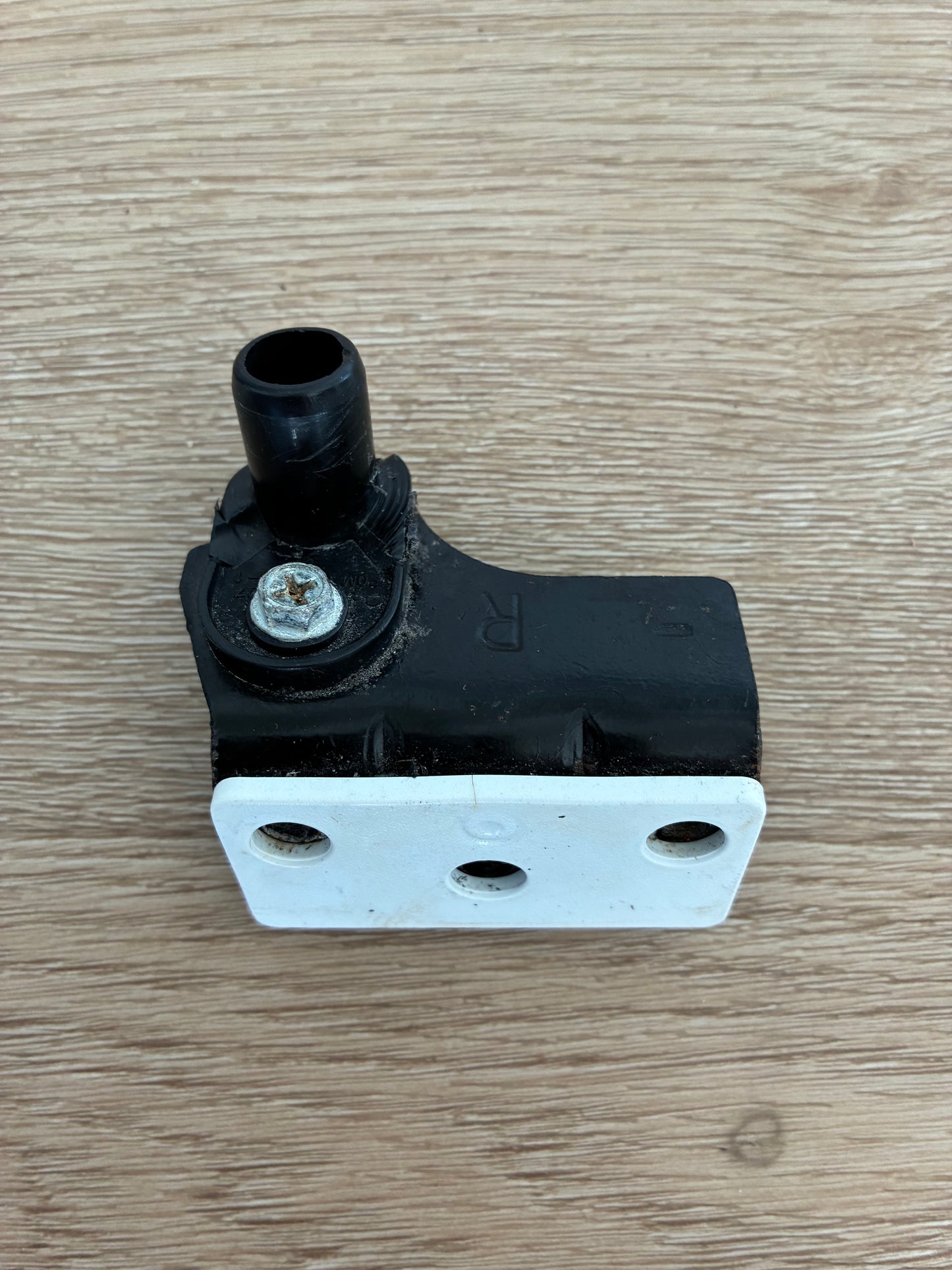 4775JQ2057D LG side by side fridge freezer RIGHT hand side RHS bottom lower hinge assembly