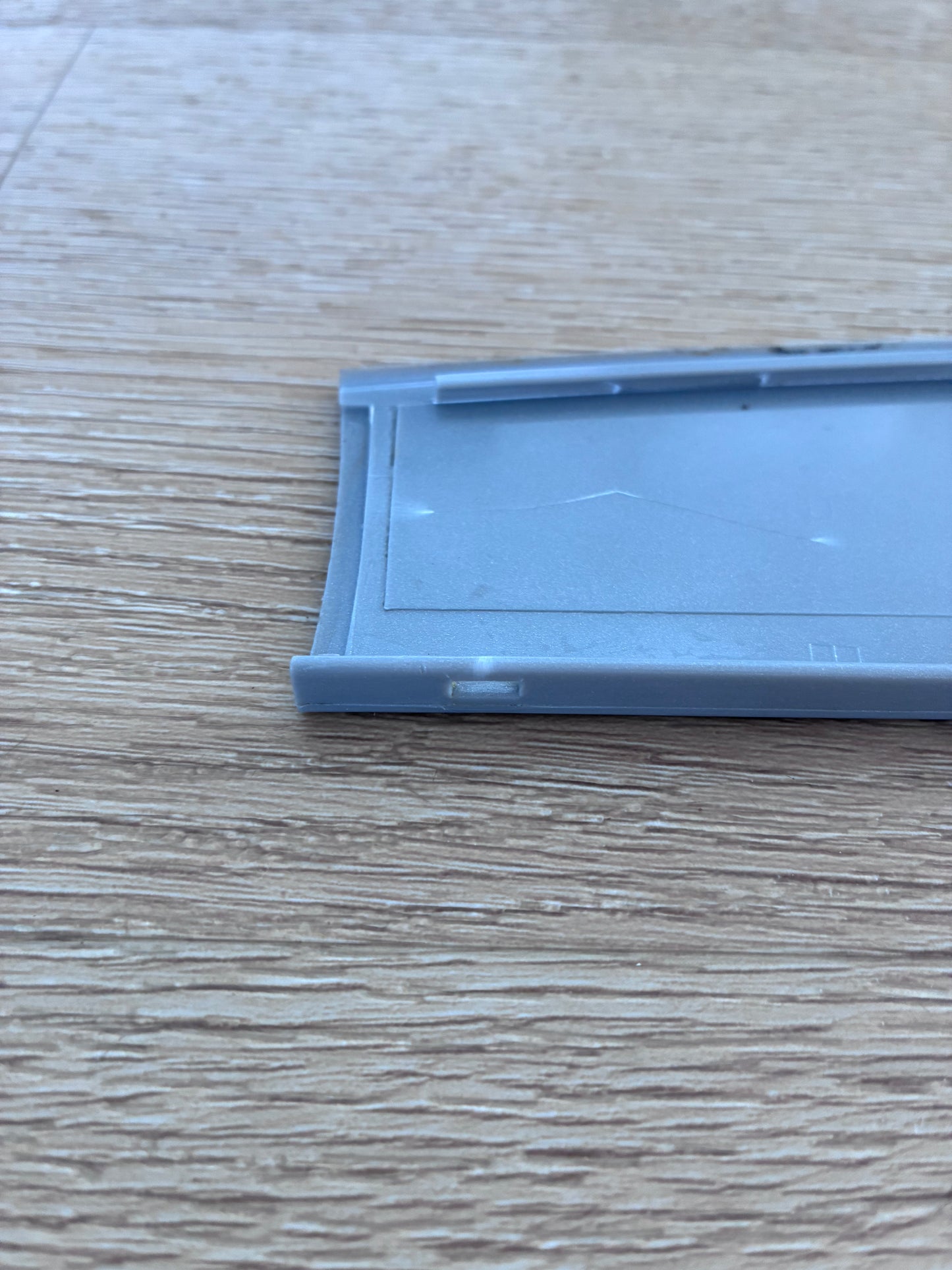 814452 Fisher & Paykel CAP DOOR END OUTER 790 SILVER
