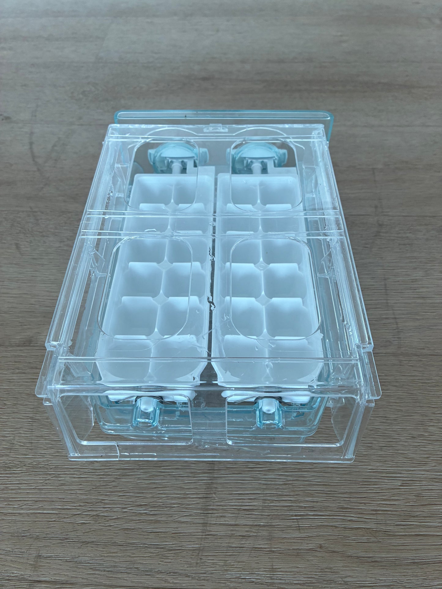 1455571 Westinghouse fridge freezer ice maker double tray Twist & Serve Carriage
