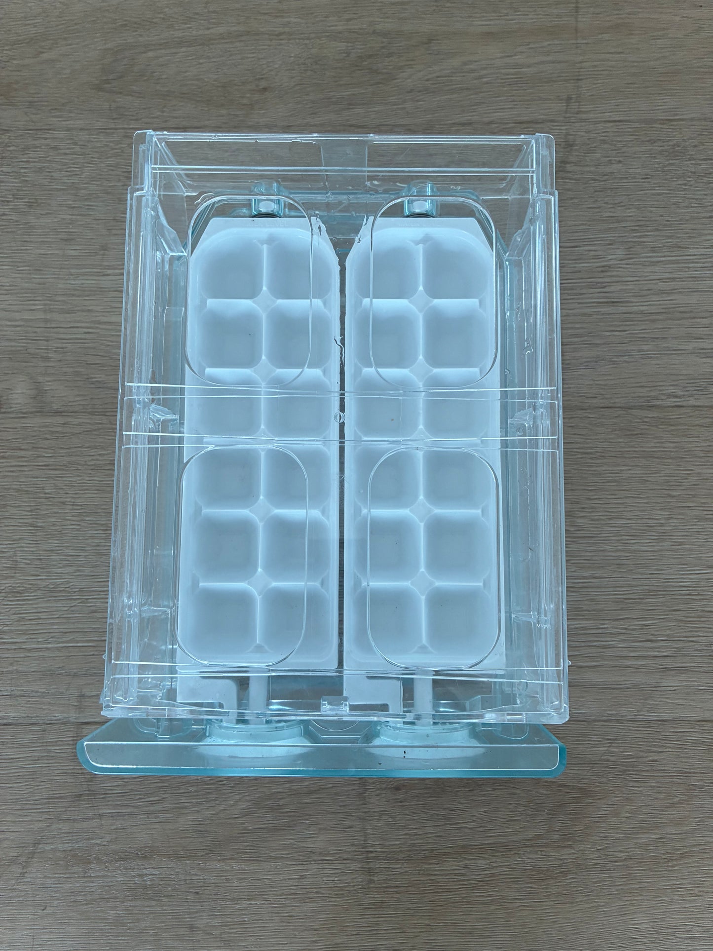 1455571 Westinghouse fridge freezer ice maker double tray Twist & Serve Carriage