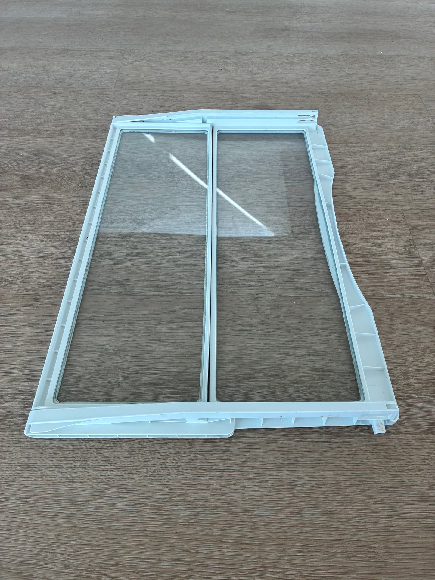 1445369 1460430 Electrolux fridge split glass shelf