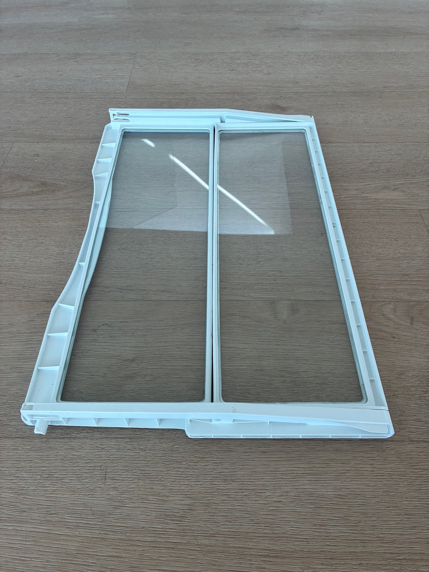 1445369 1460430 Electrolux fridge split glass shelf