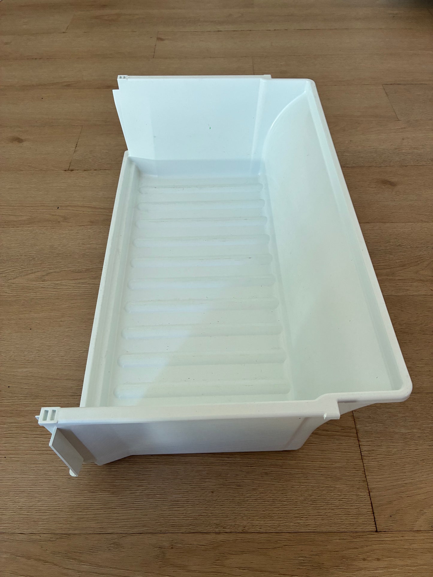 1451497 1460470 1456201 Westinghouse Electrolux bottom mount fridge LOWER BOTTOM REAR CASE freezer drawer bin